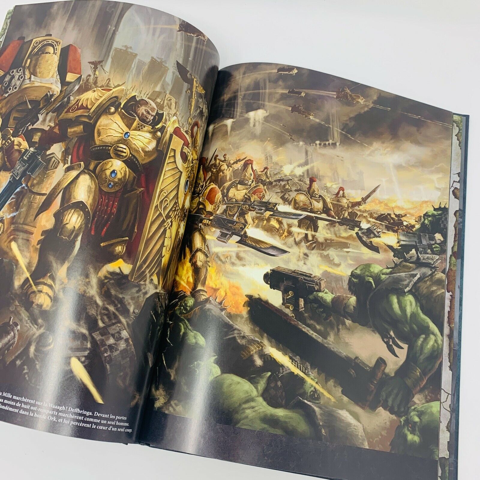 2018 Warhammer 40,000 Codex Adeptus Custodes Games Workshop Livre Français 40k