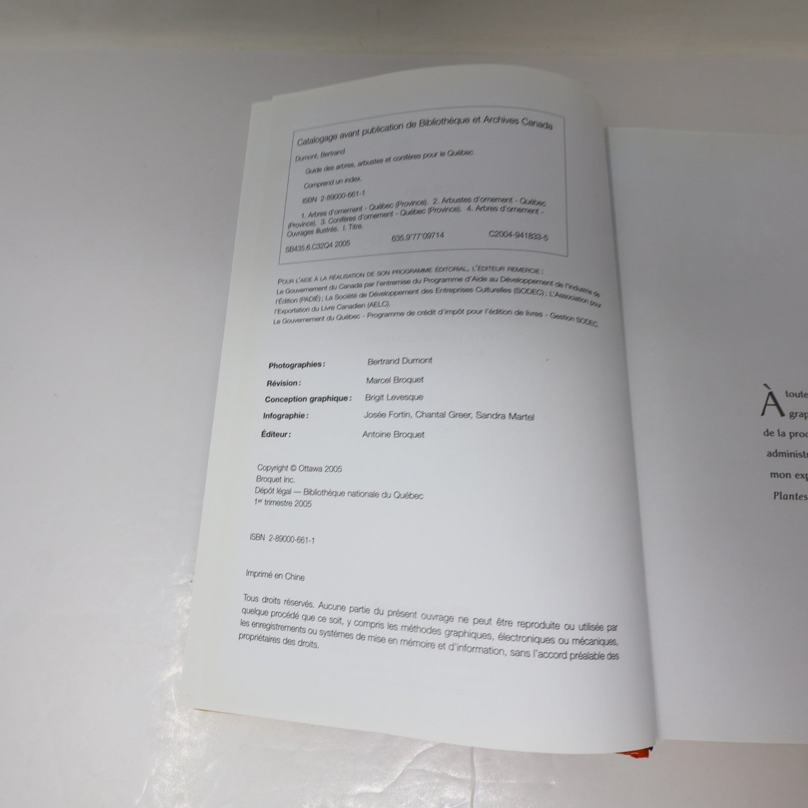 Guide des Arbres,Arbustes et Conifères pour le Québec Bertrand Dumont 2005 HC