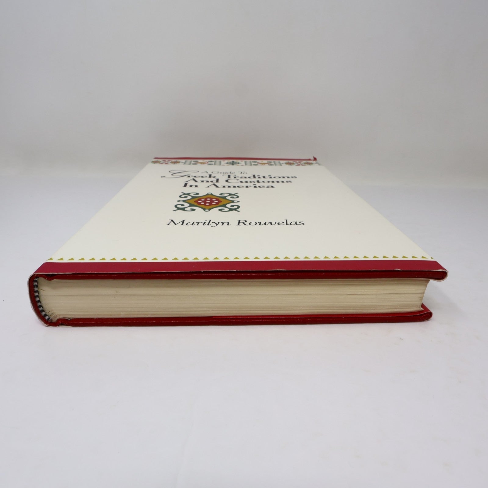 A Guide to Greek Traditions and Customs in America Marilyn Rouvelas 1995 HC DJ