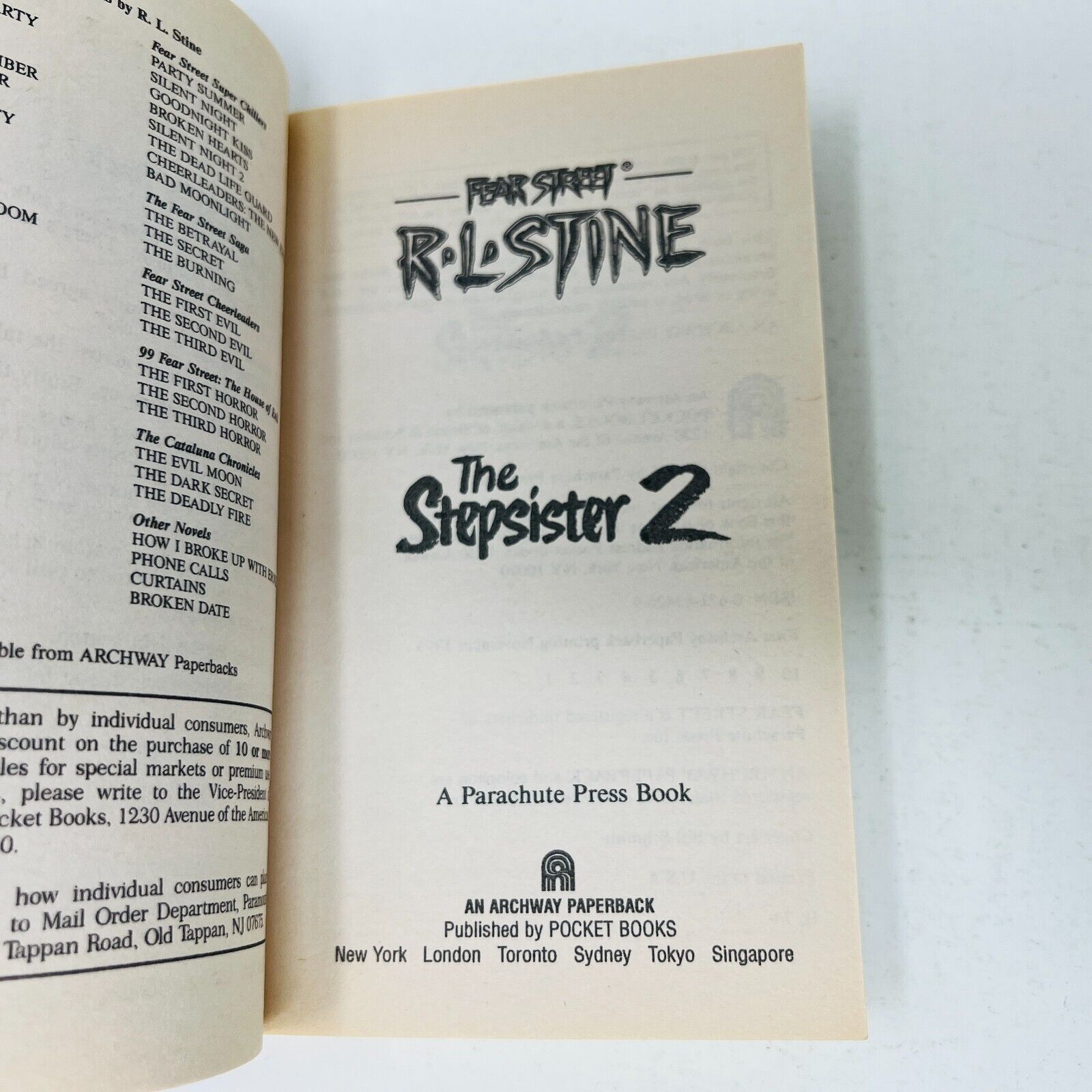1995 Fear Street The Stepsister 2 by R. L. Stine Mass Market Archway 1st Print