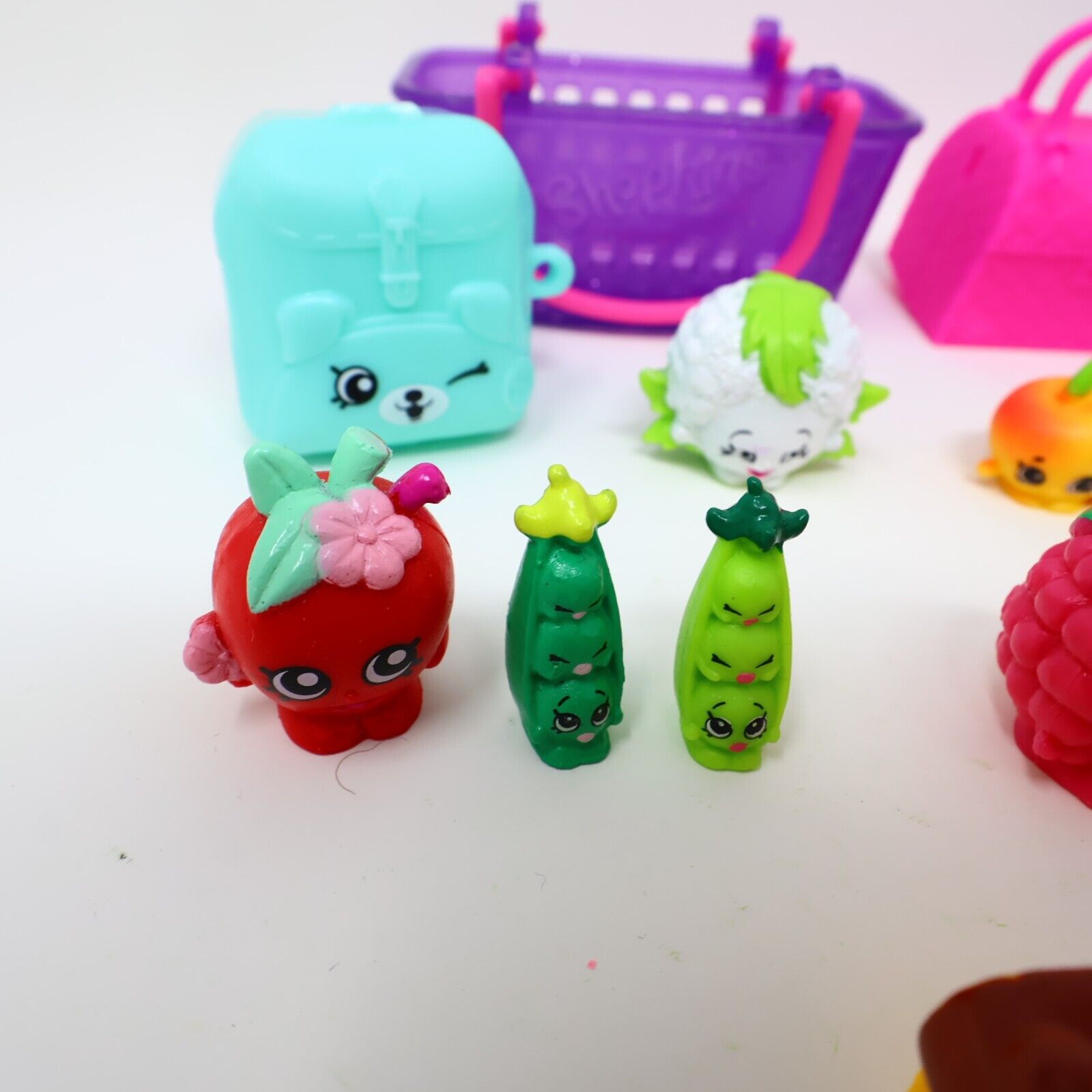Lot of 24 Shopkins Figures Toys Mixed Fruits Vegetables Peach Apple Onion Moose