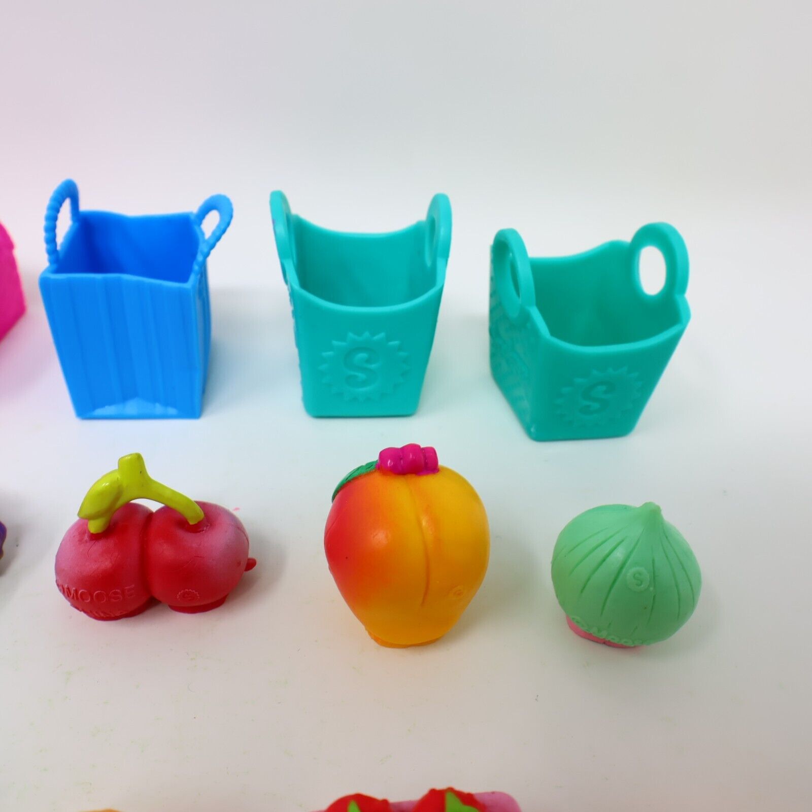 Lot of 24 Shopkins Figures Toys Mixed Fruits Vegetables Peach Apple Onion Moose