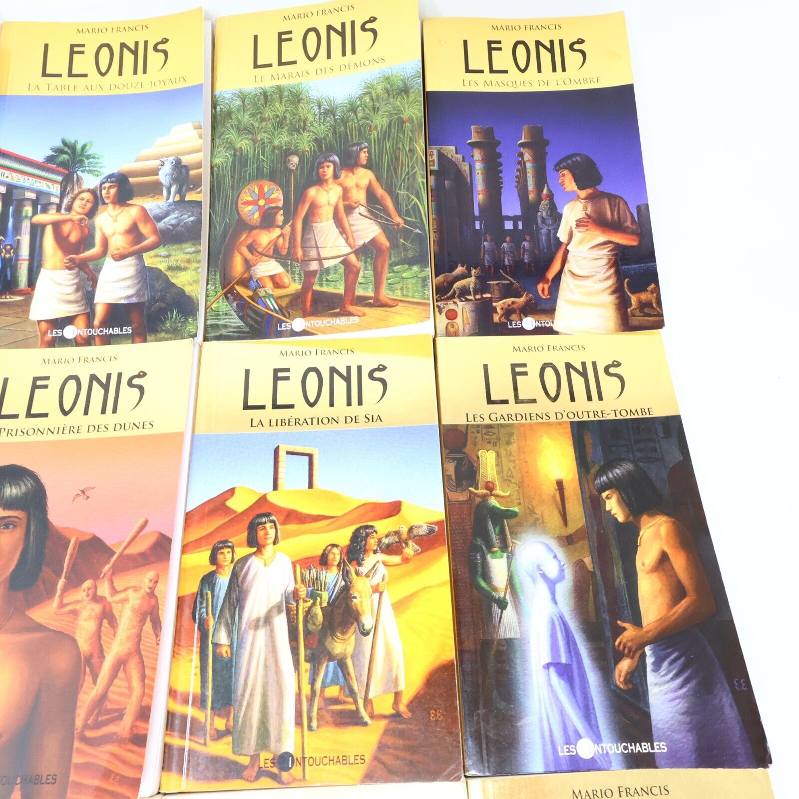 Lot 12 Livres Leonis #1-12 de Mario Francis Les Intouchables Série Complète Book