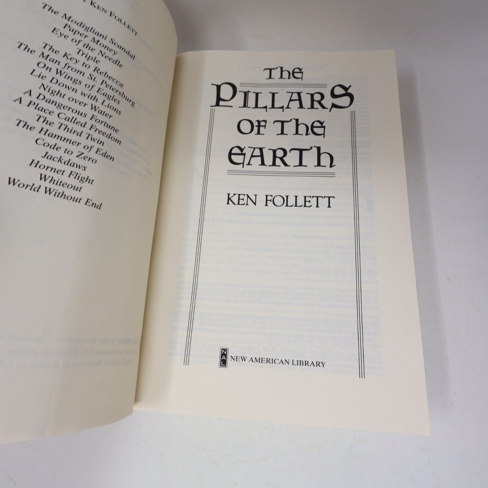 2007 The Pillars of the Earth Ken Follett 4th Print Deluxe Edition Penguin Books