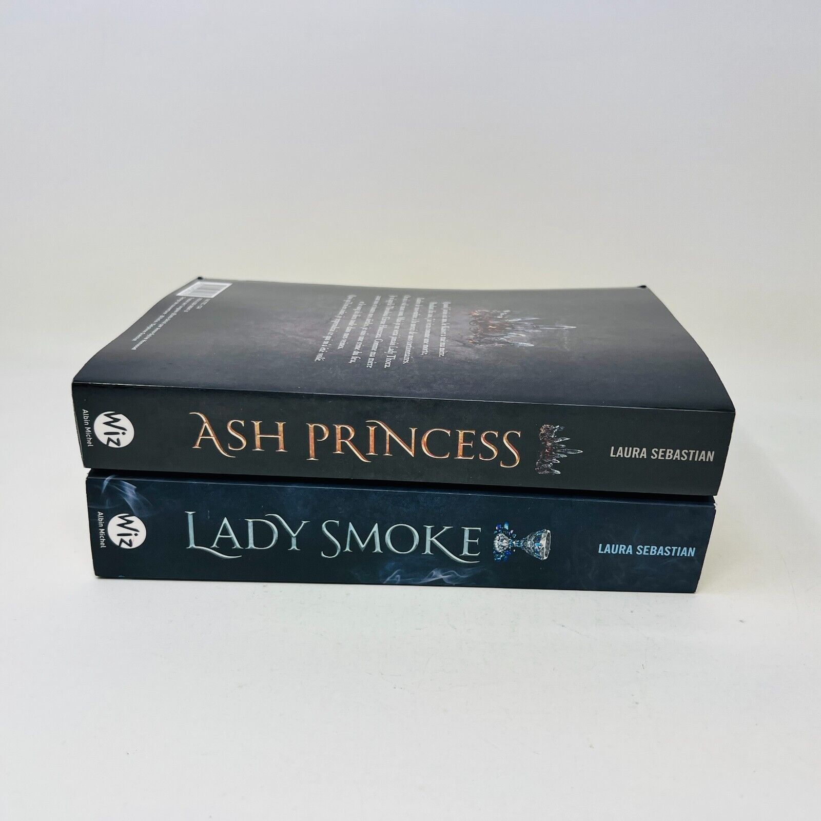 Ash Princess/Lady Smoke en Français/in French de Laura Sebastian Wiz Lot Livres