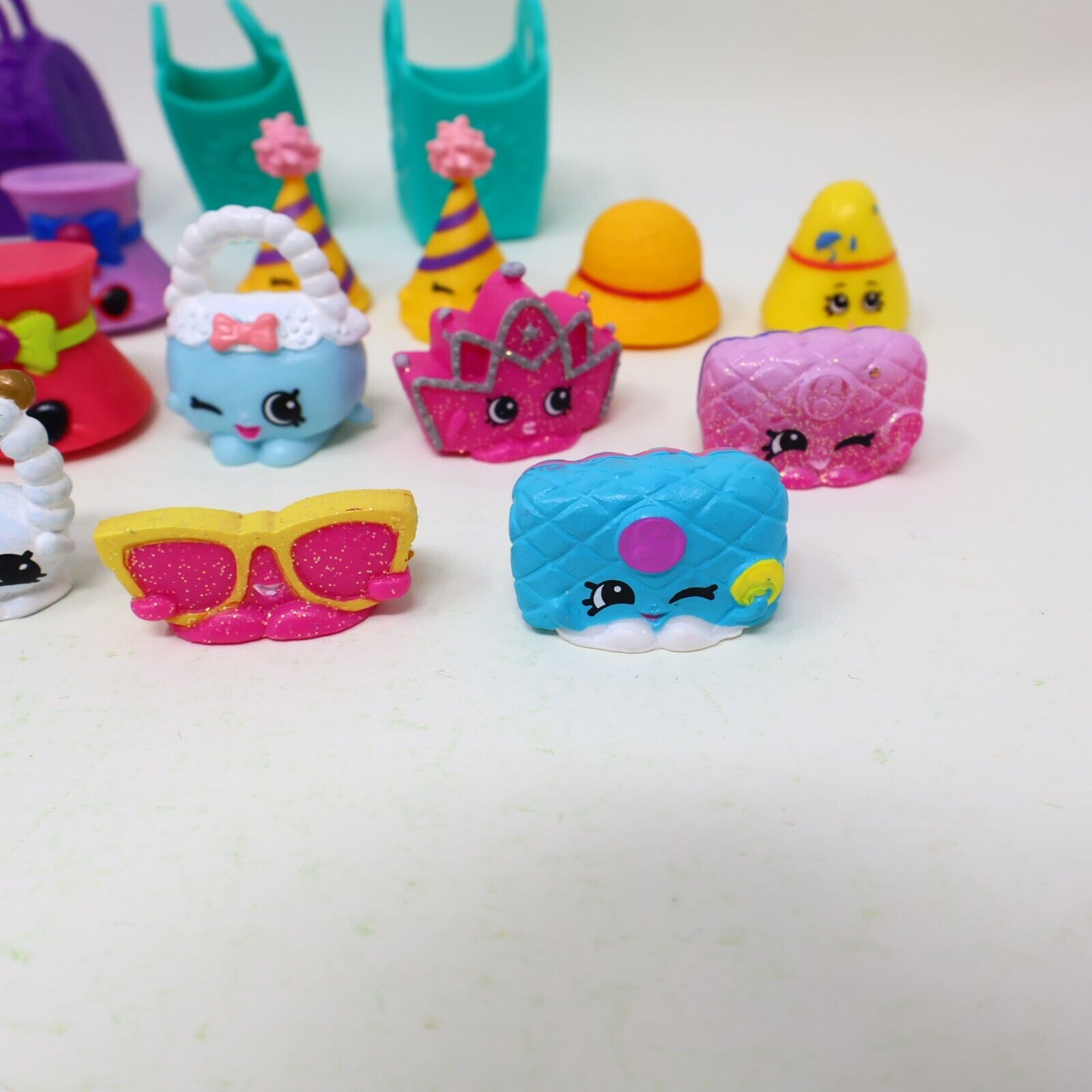 Lot of 21 Shopkins Figures Toys Mixed Sun Glasses Hat Hands Bag Baskets Moose