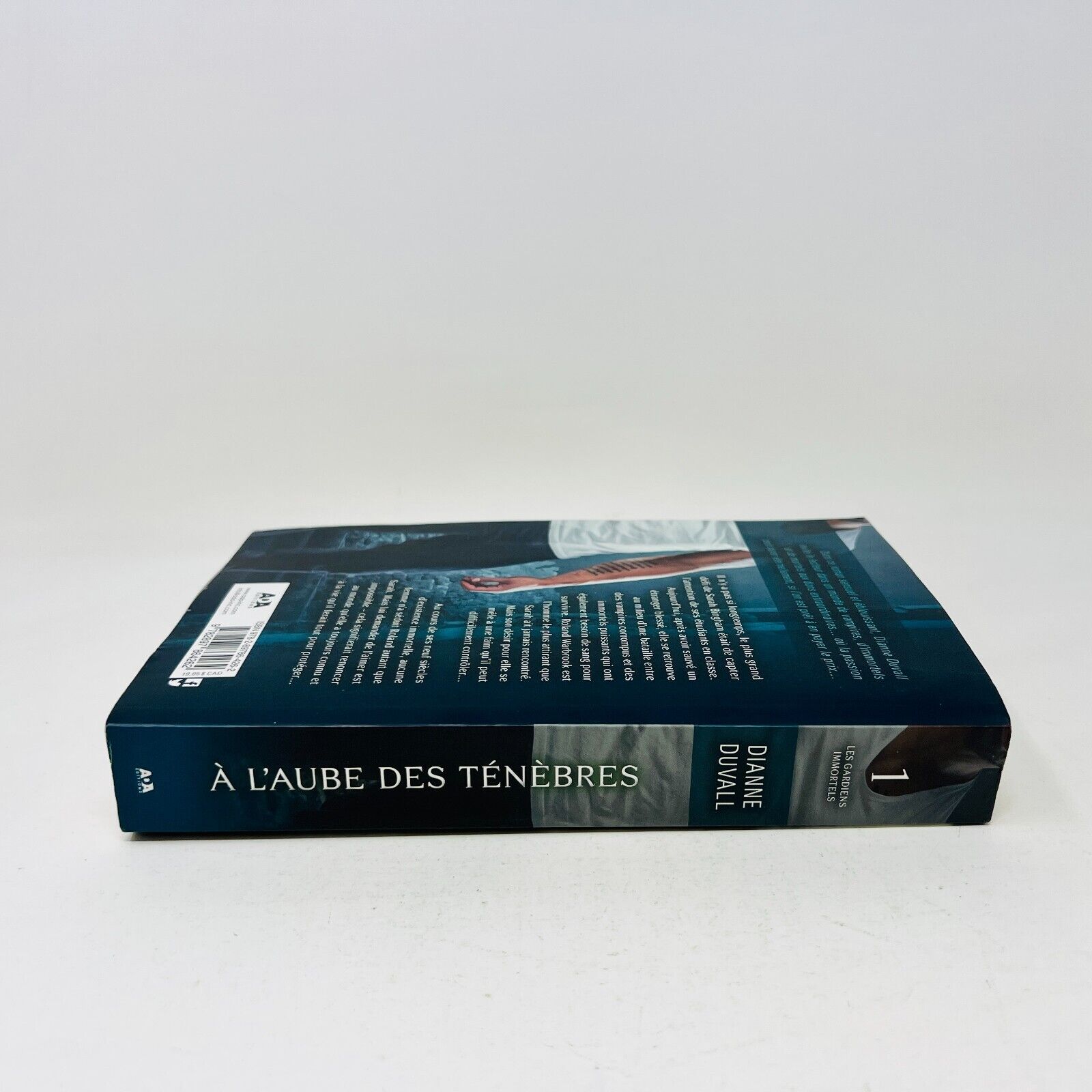 À l'Aube des Ténèbres Les Gardiens Immortels Tome 1 de Dianne Duval Français Ada