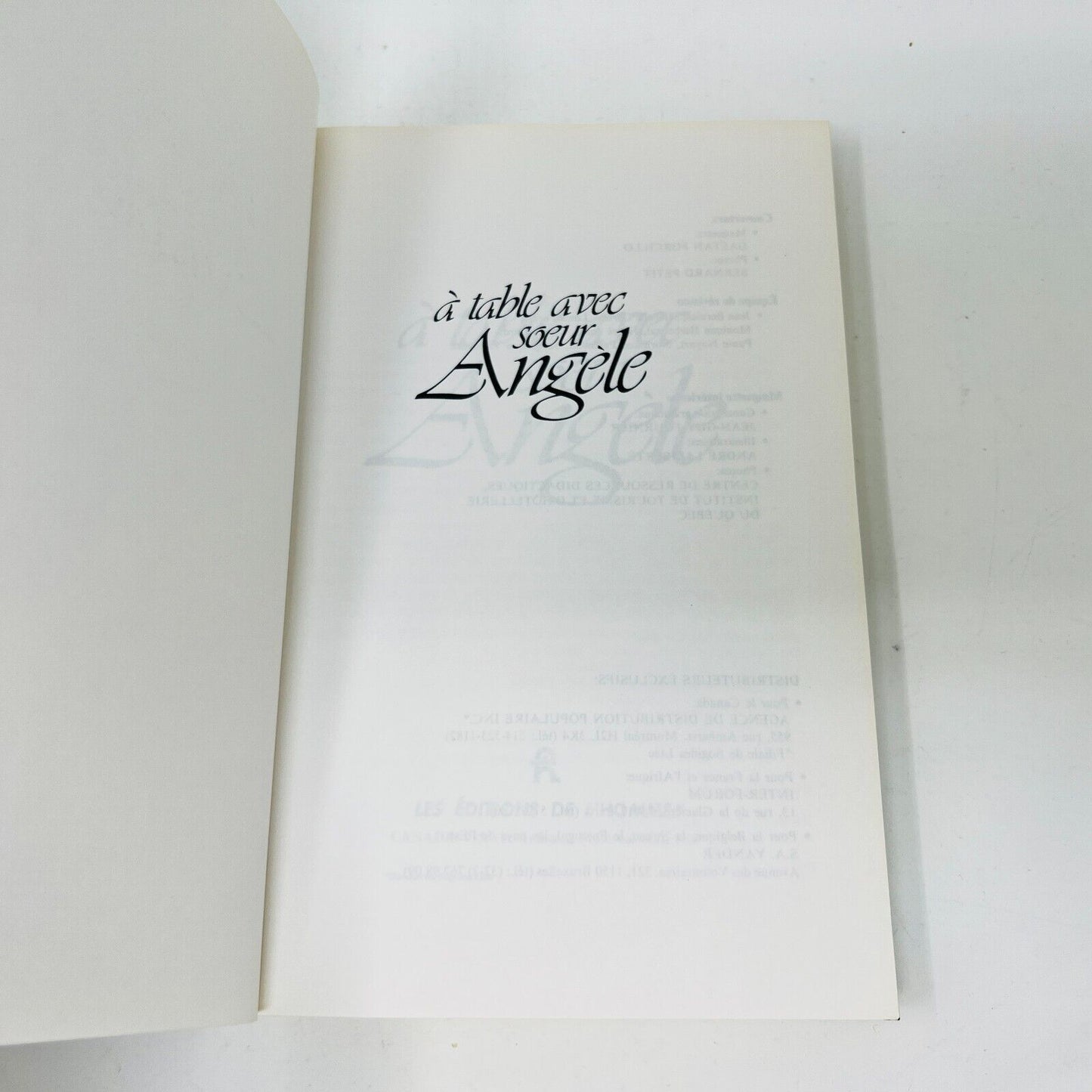 1984 À Table avec Sœur Angèle Livre de Recettes Cuisine Français Cookbook Soeur