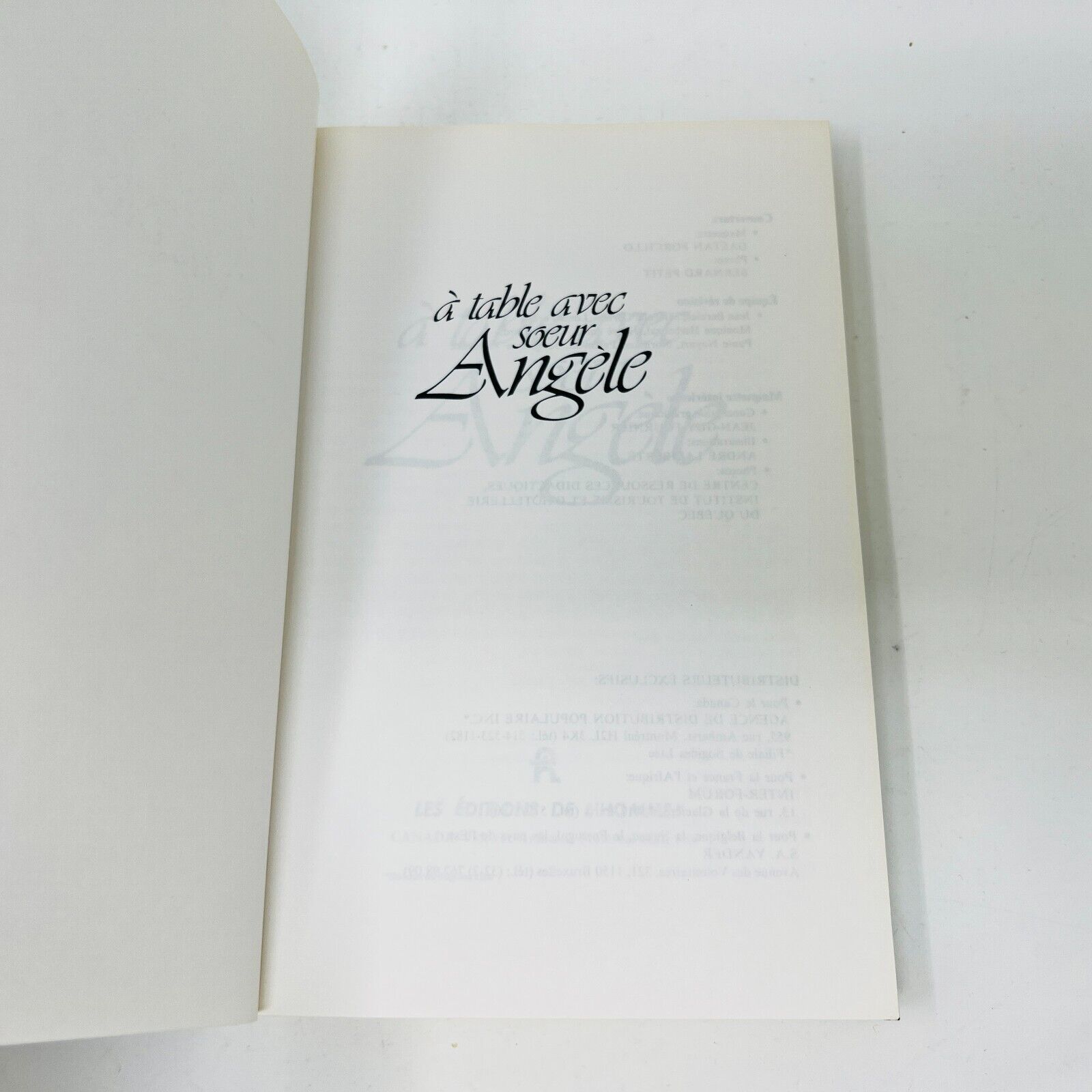 1984 À Table avec Sœur Angèle Livre de Recettes Cuisine Français Cookbook Soeur