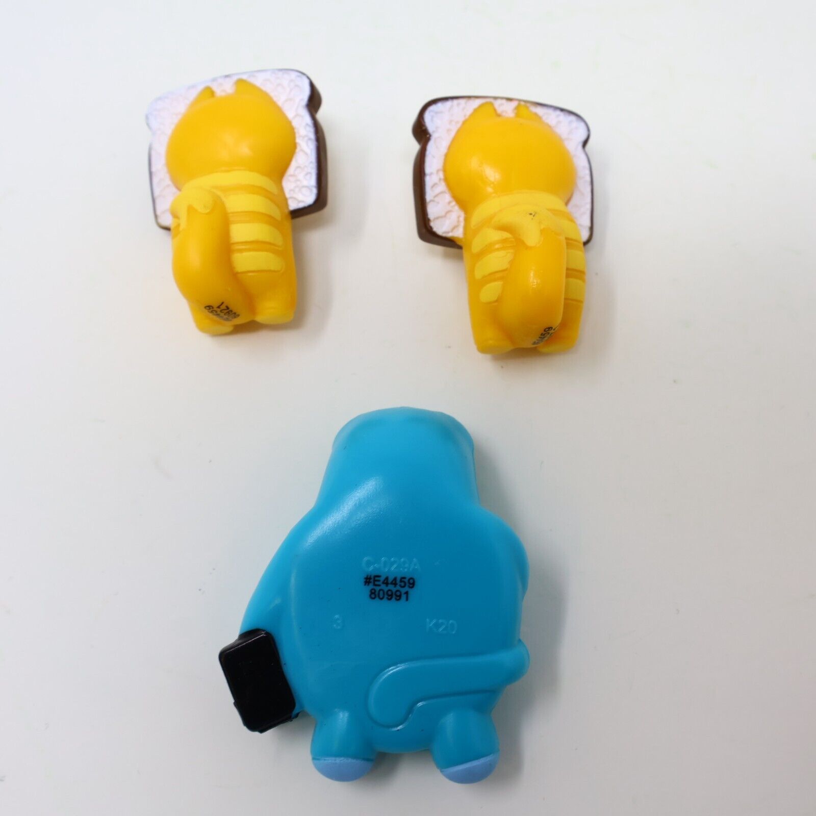 Lot of 3 Lost Kitties Figures Loafy x2 + Chickie Toy Some Accessories Hasbro