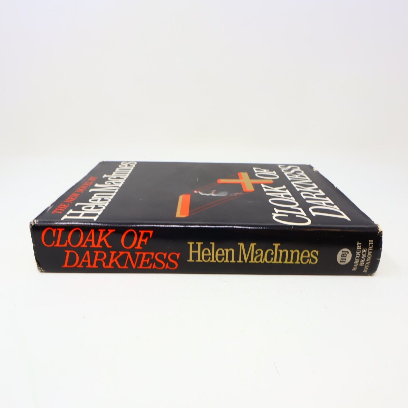1982 Cloak of Darkness Helen Macinnes Thriller Mystery Espionage Harcourt Book
