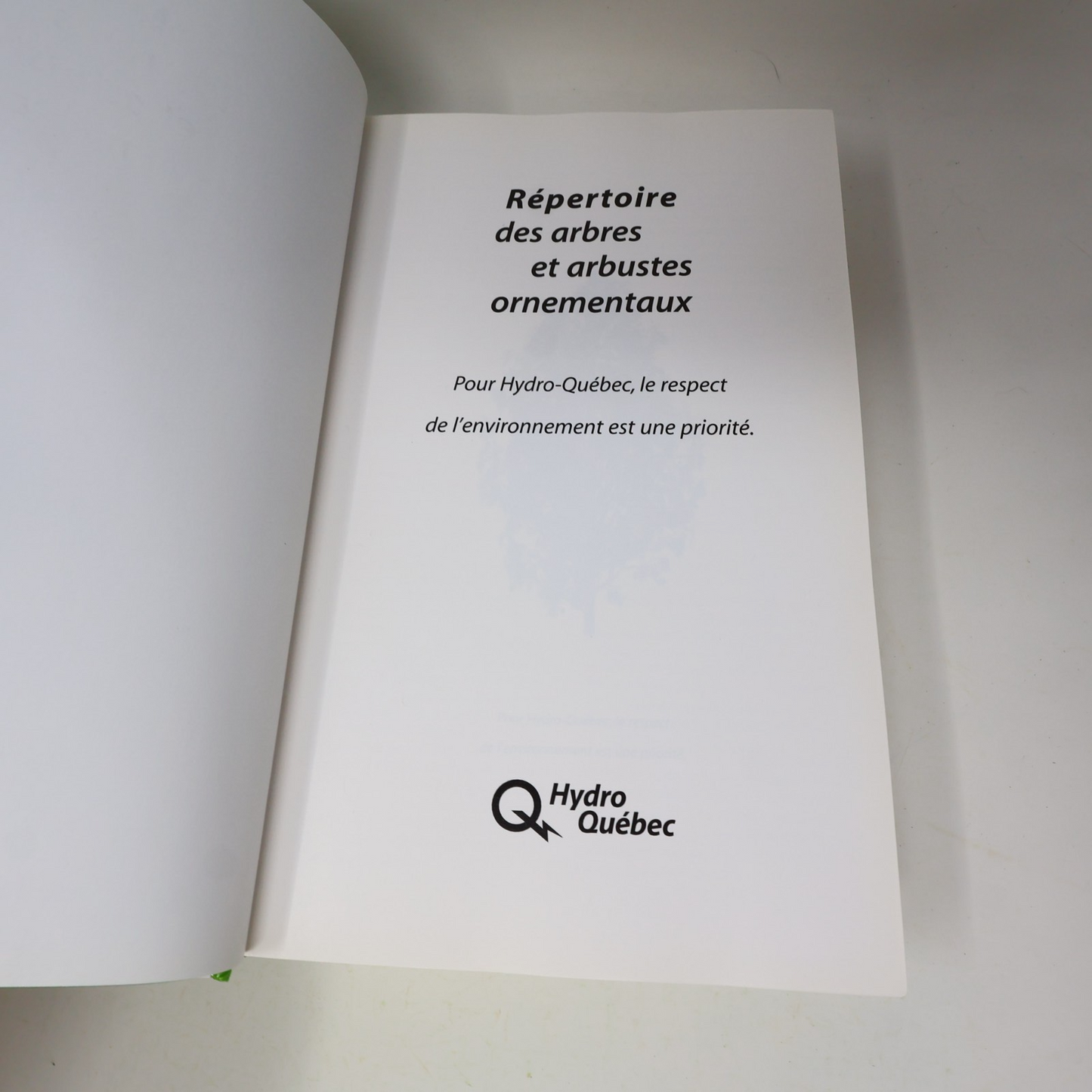 1998 Répertoire des Arbres et Arbustes Ornementaux Hydro-Québec Jardinage 90s HC