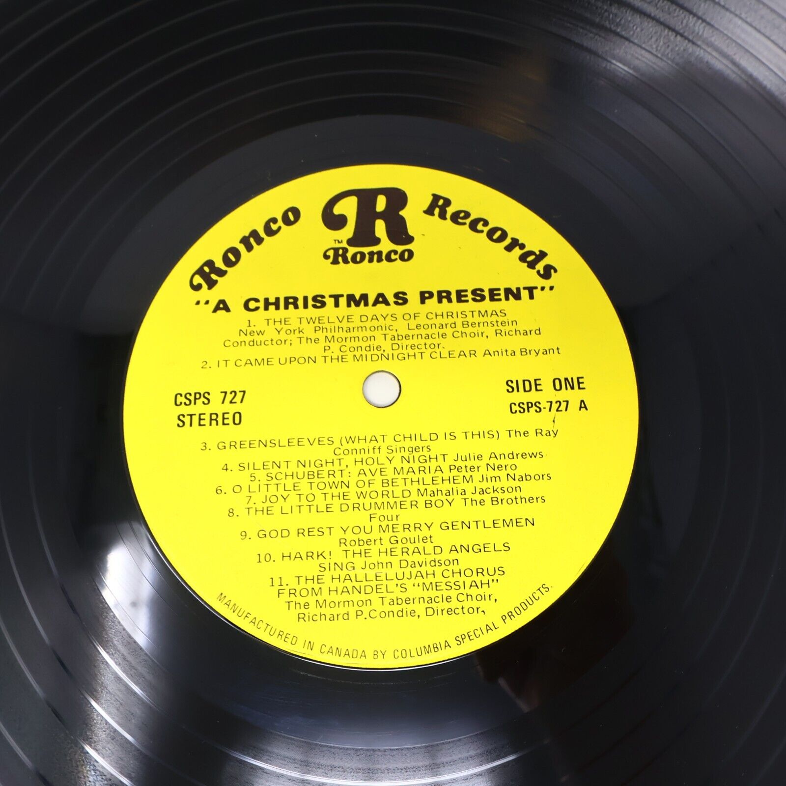 Ronco Presents A Christmas Present LP with Pop Up Gatefold Sleeve 1973 P 11772