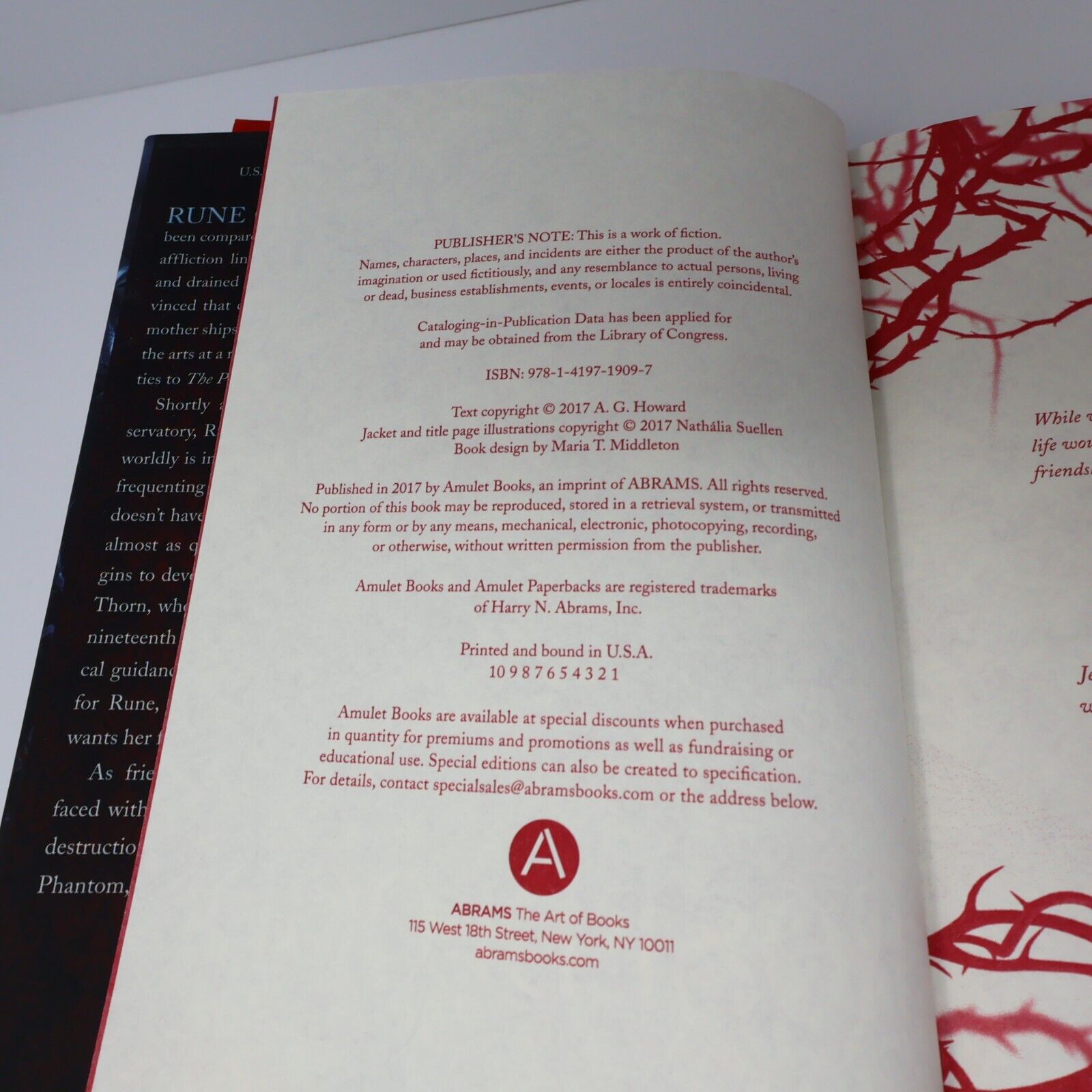2017 Roseblood by A. G. Howard Signed Fantasy Romance 1st Print Amulet Books HC