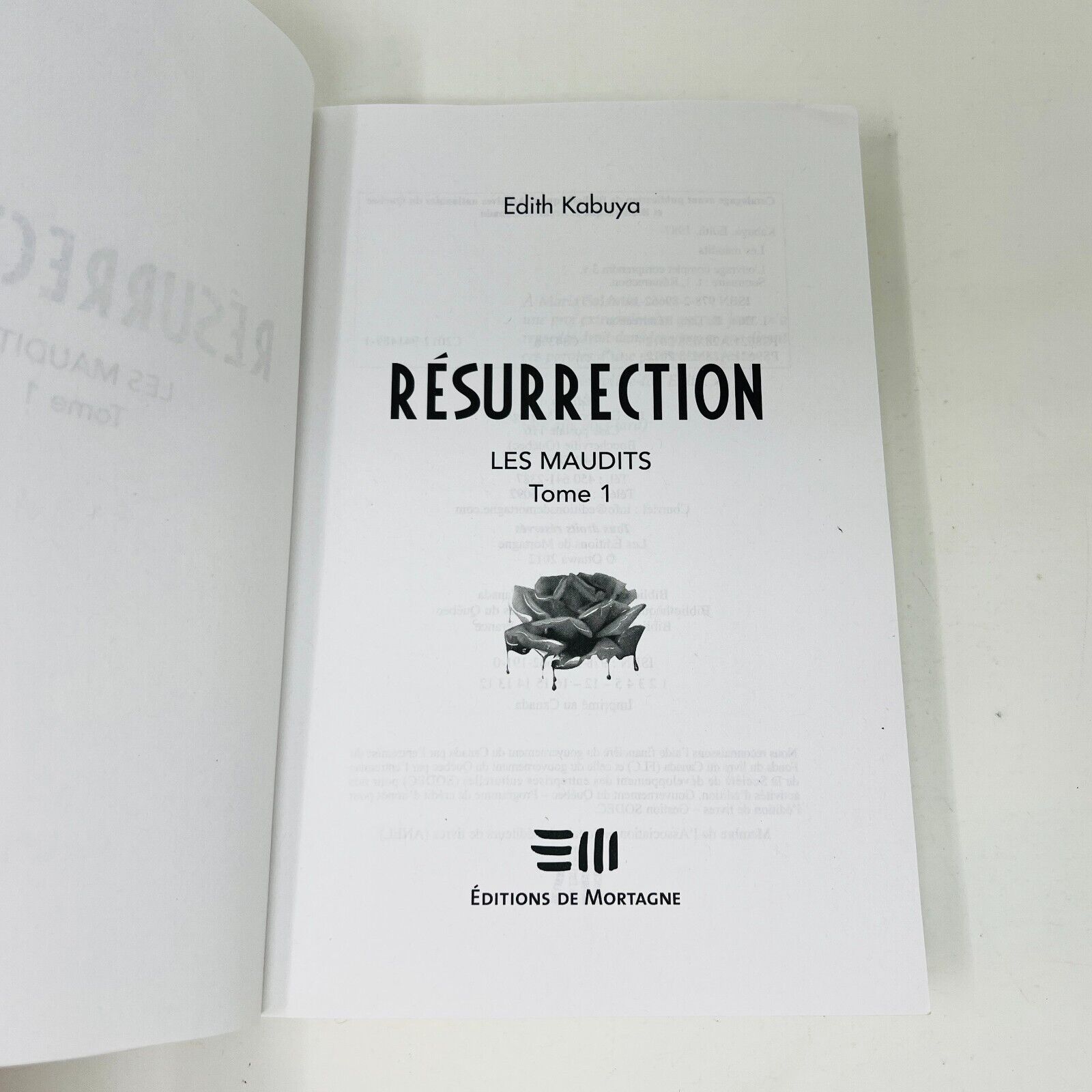 2012 Les Maudits Tome 1 Résurrection de Edith Kabuya Livre de Mortagne Français