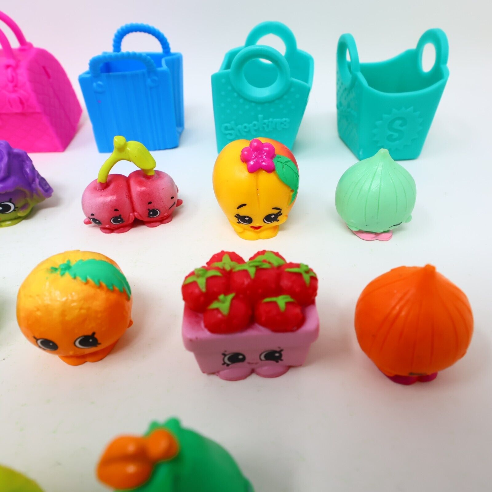 Lot of 24 Shopkins Figures Toys Mixed Fruits Vegetables Peach Apple Onion Moose