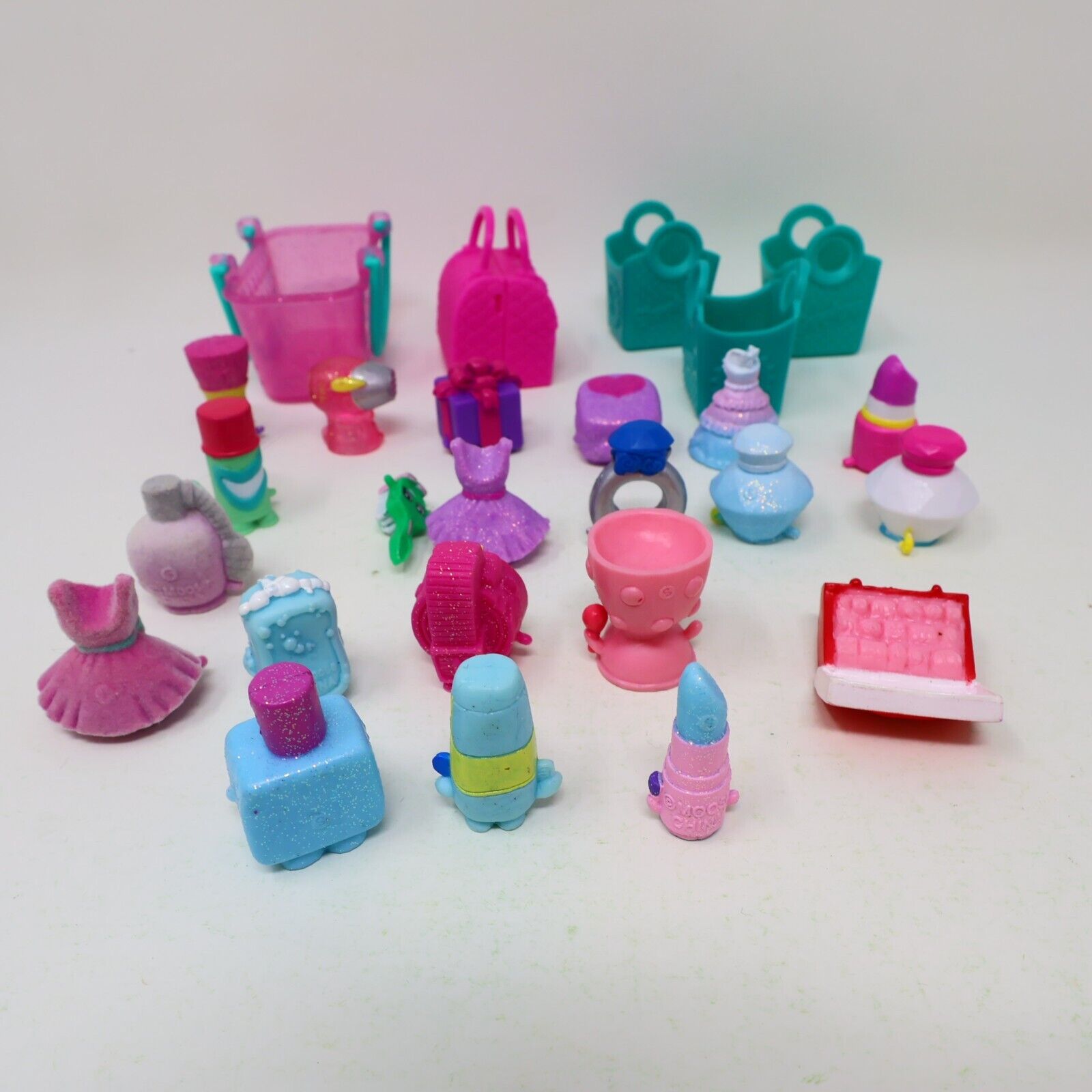 Lot of 21 Shopkins Figures Toys Mixed Makeup Parfume Dresses Gifts Baskets Moose