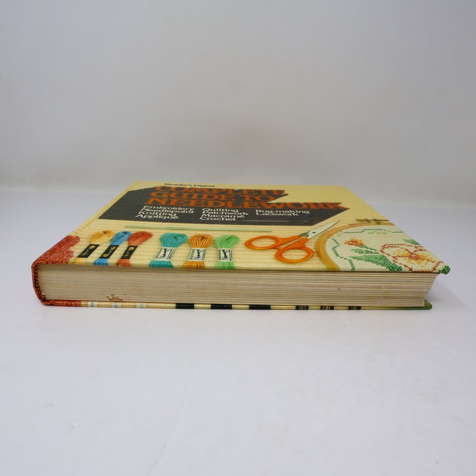 Complete Guide to Needlework Reader's Digest 1979 HC Sewing Leasure 5th Print