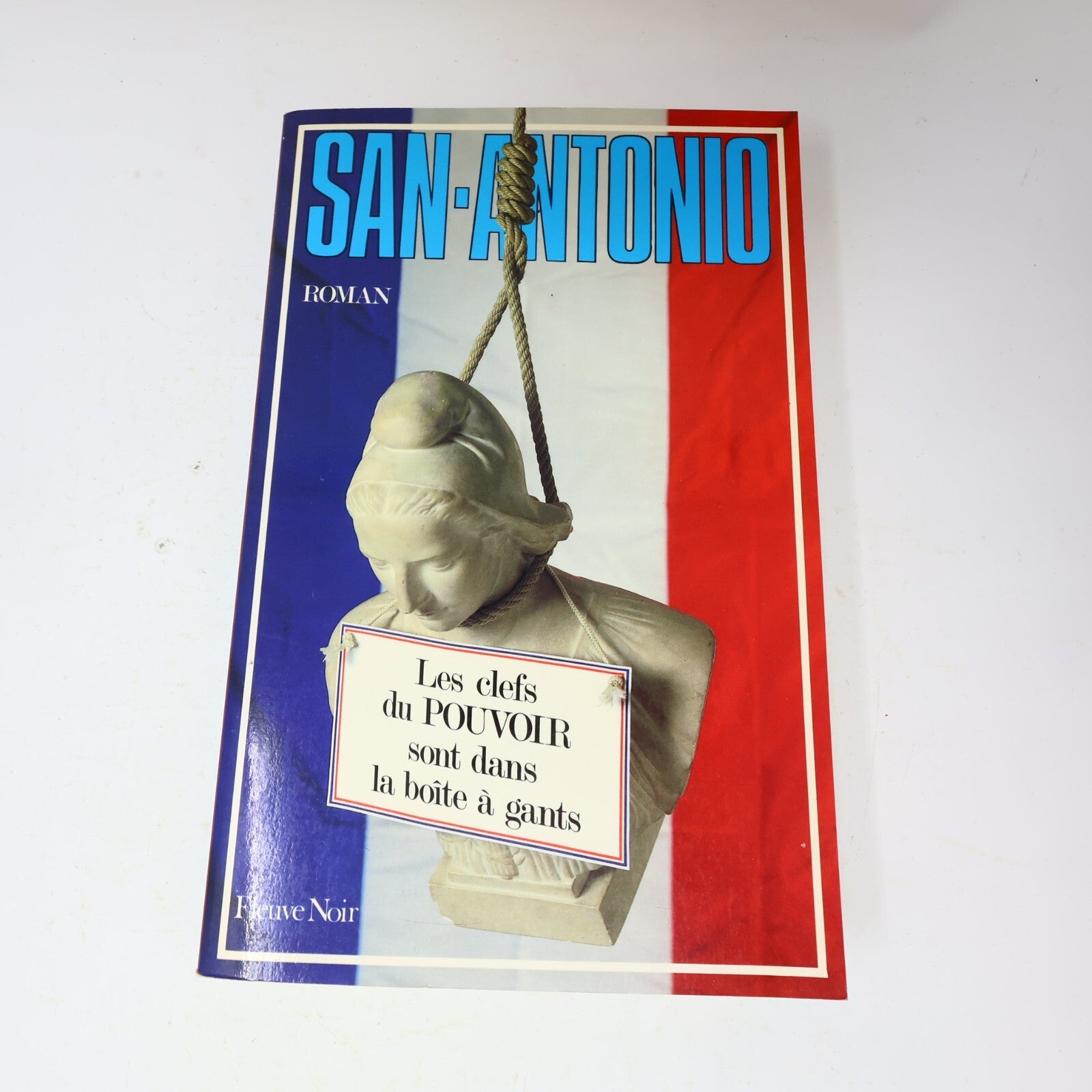 San-Antonio Y A-T-Il un Français dans la Salle? Lot 2 Livres Crime Humour 80s PB