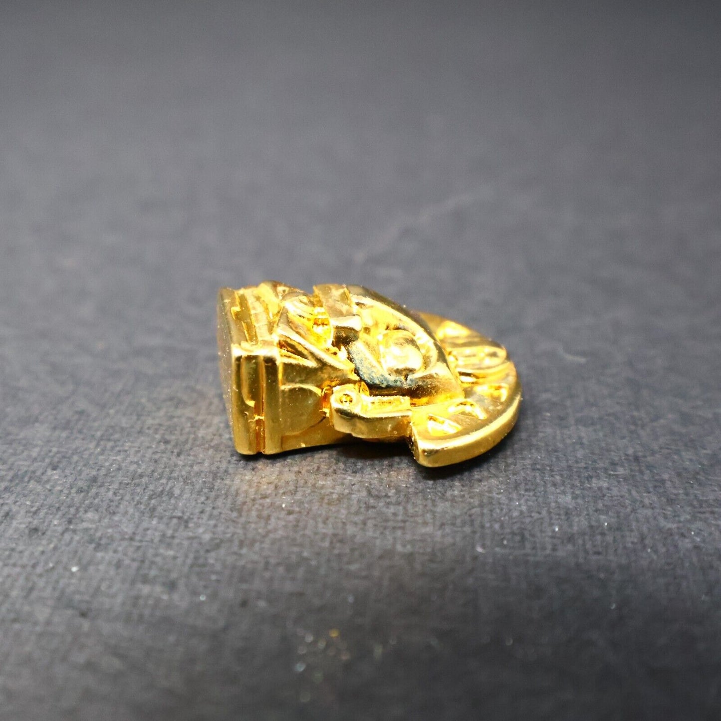 Treasure X Golden Idol Ultra Rare Gold Dipped Treasure Moose Toy Accessory Chest