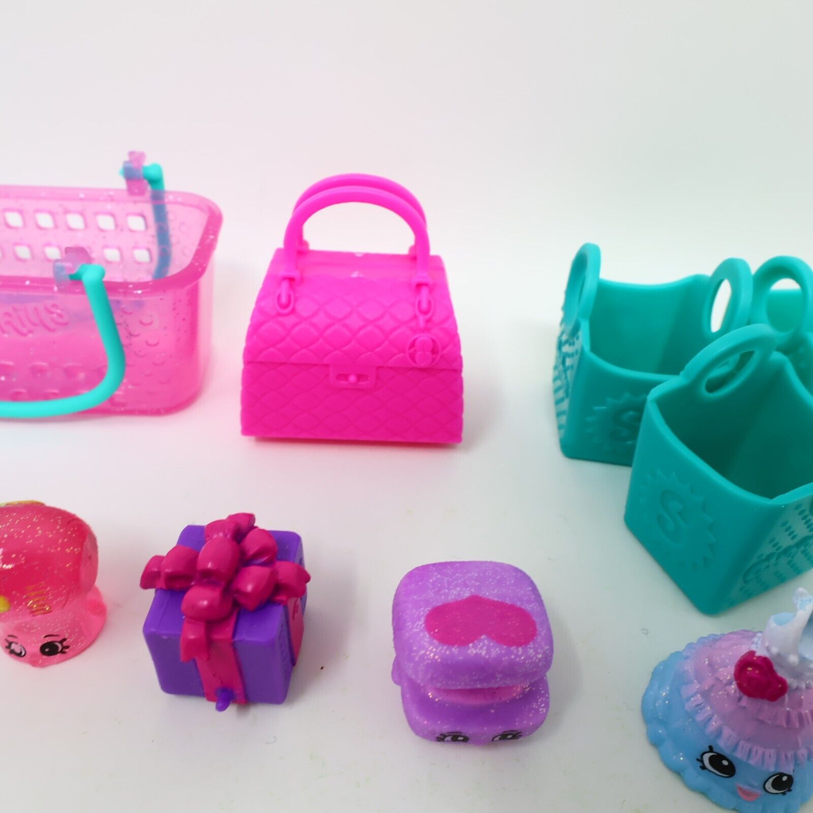 Lot of 21 Shopkins Figures Toys Mixed Makeup Parfume Dresses Gifts Baskets Moose