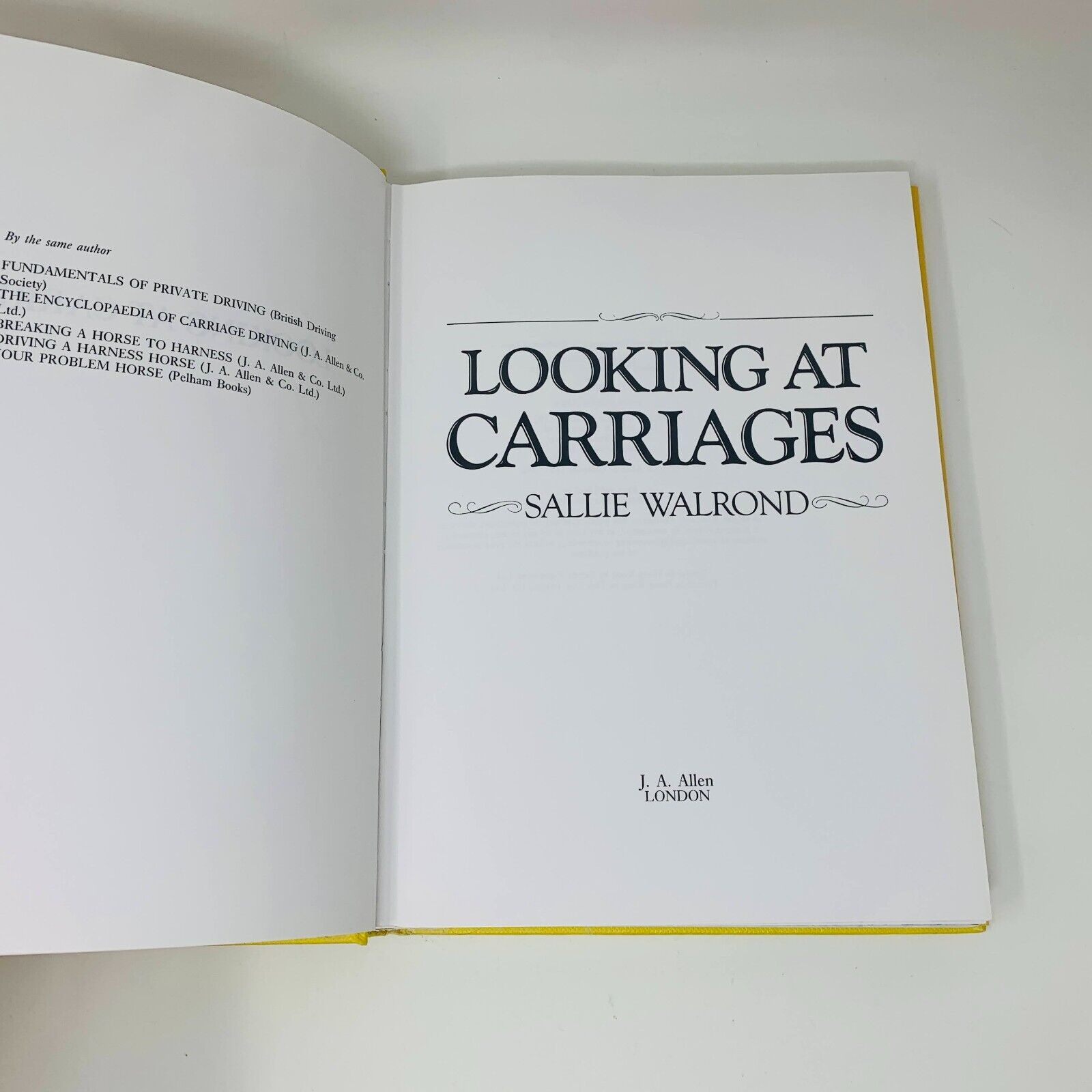 1992 Looking at Carriages Sallie Walrond Hardcover DJ Equestrian Transportation