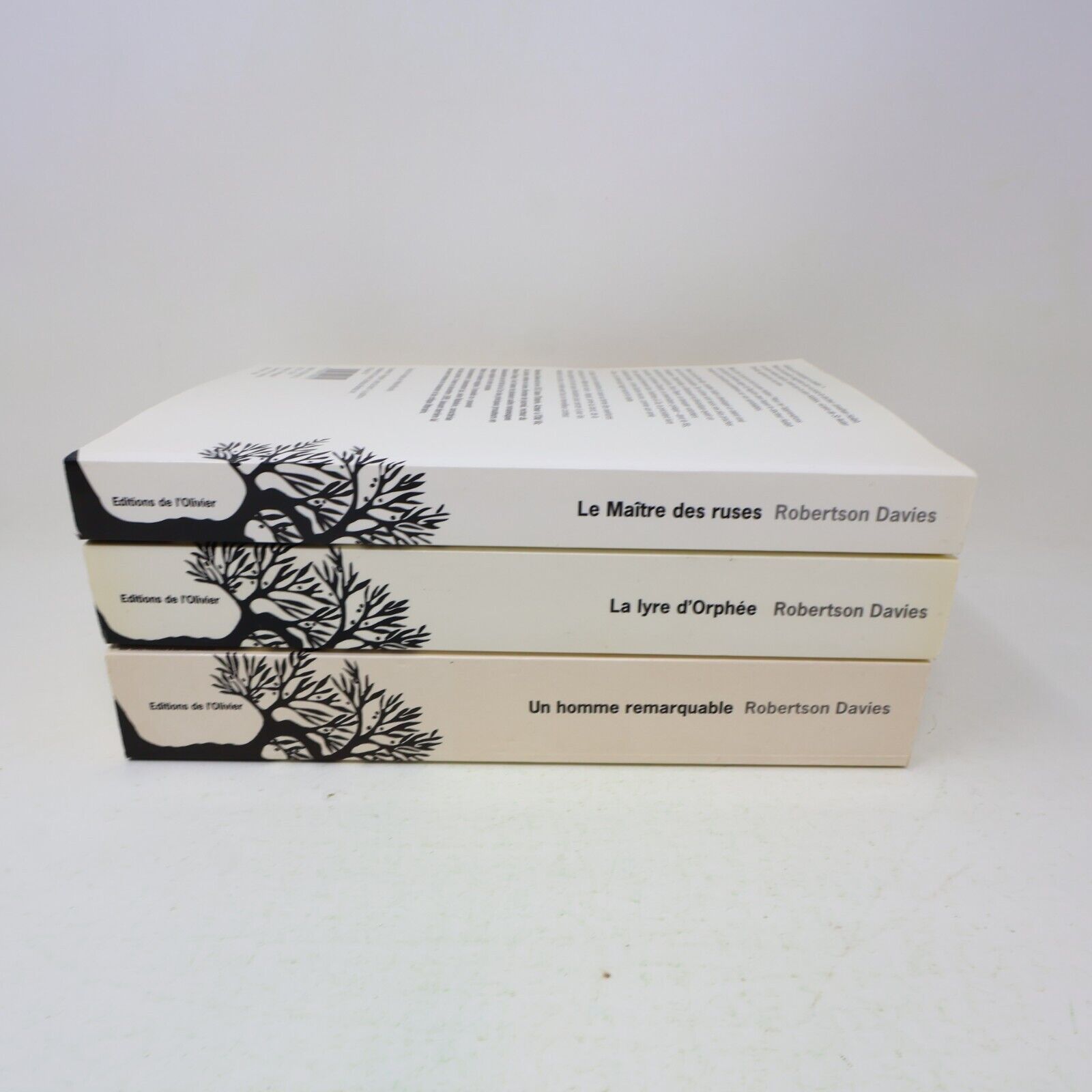 Lot 3 Robertson Davies Homme Remarquable Lyre d'Orphée Maître des Muses Livres
