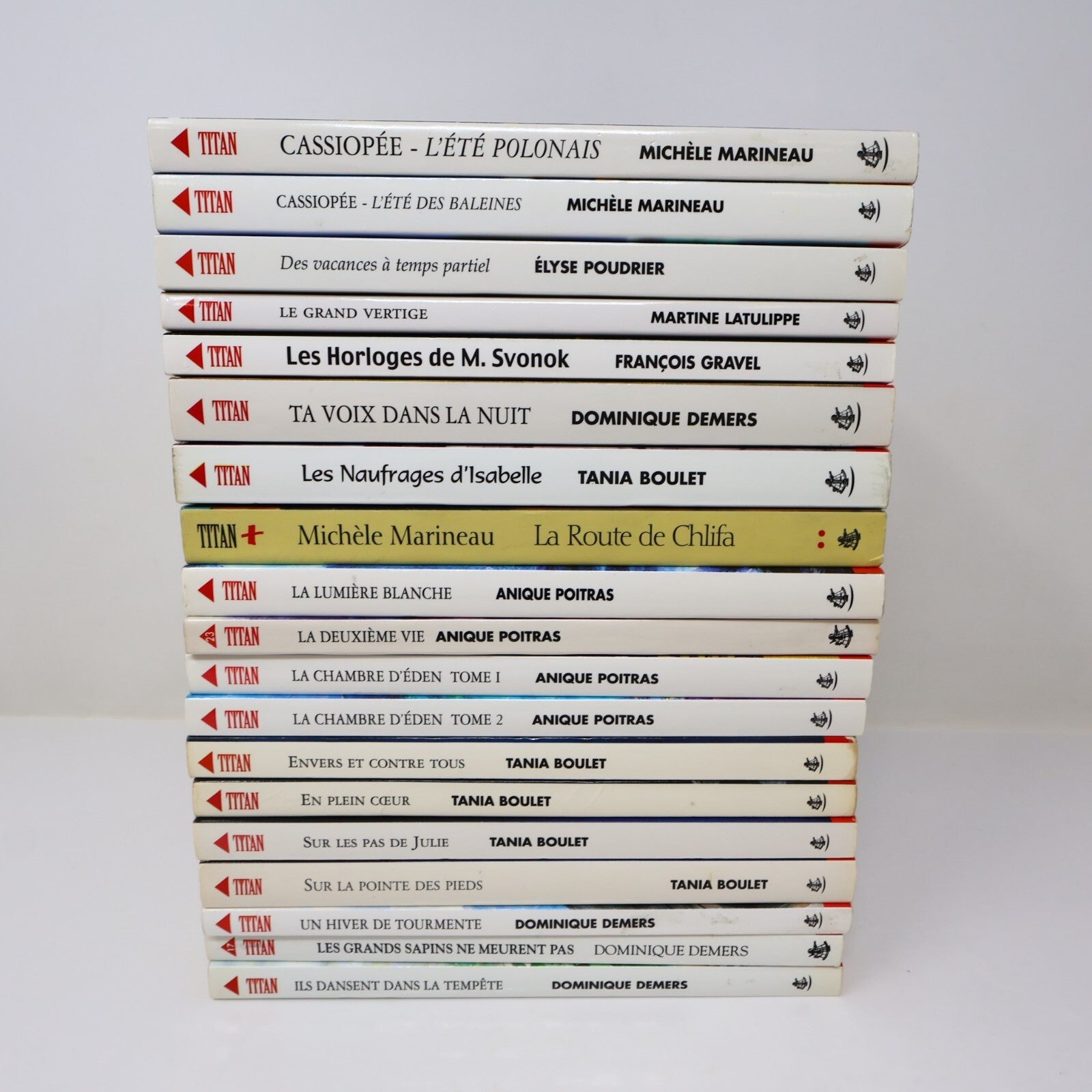 Titan Lot 19 Livres Cassiopée/Chambre d'Éden/Marie Tempête/Julie Jeunes Adultes