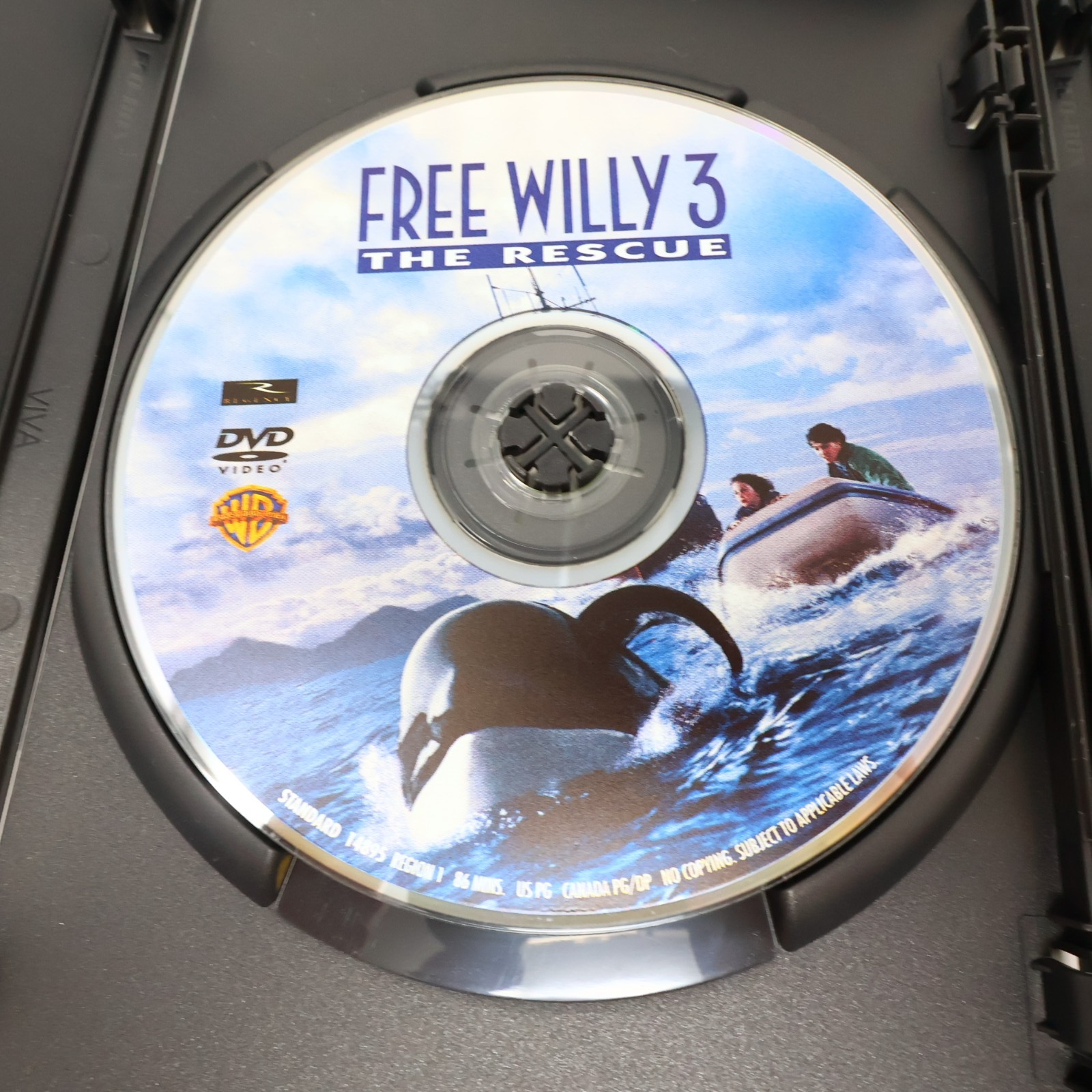 Free Willy/Mon Ami Willy #1-2-3 + Escape From Pirate's Cove Familly DVD Box Set