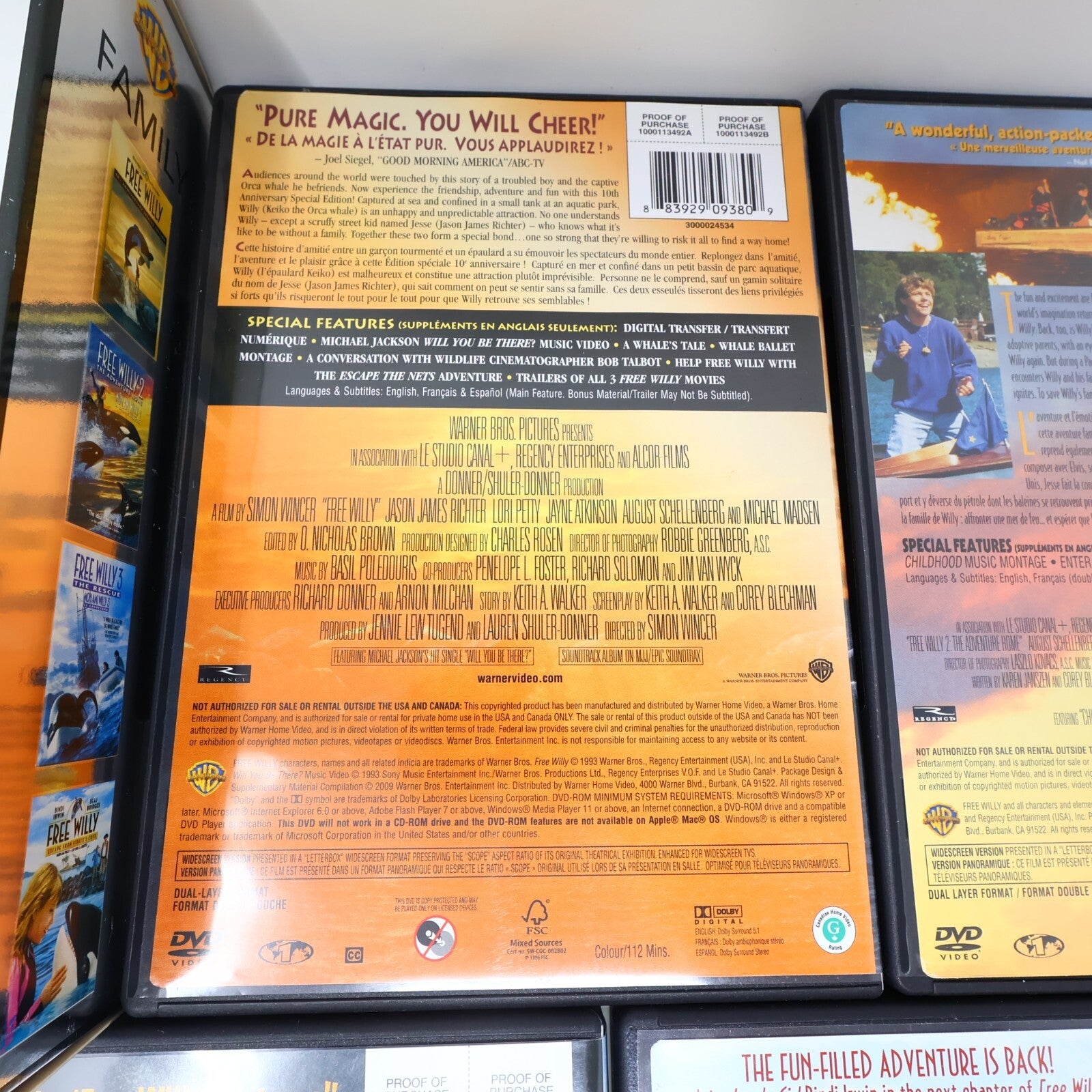 Free Willy/Mon Ami Willy #1-2-3 + Escape From Pirate's Cove Familly DVD Box Set