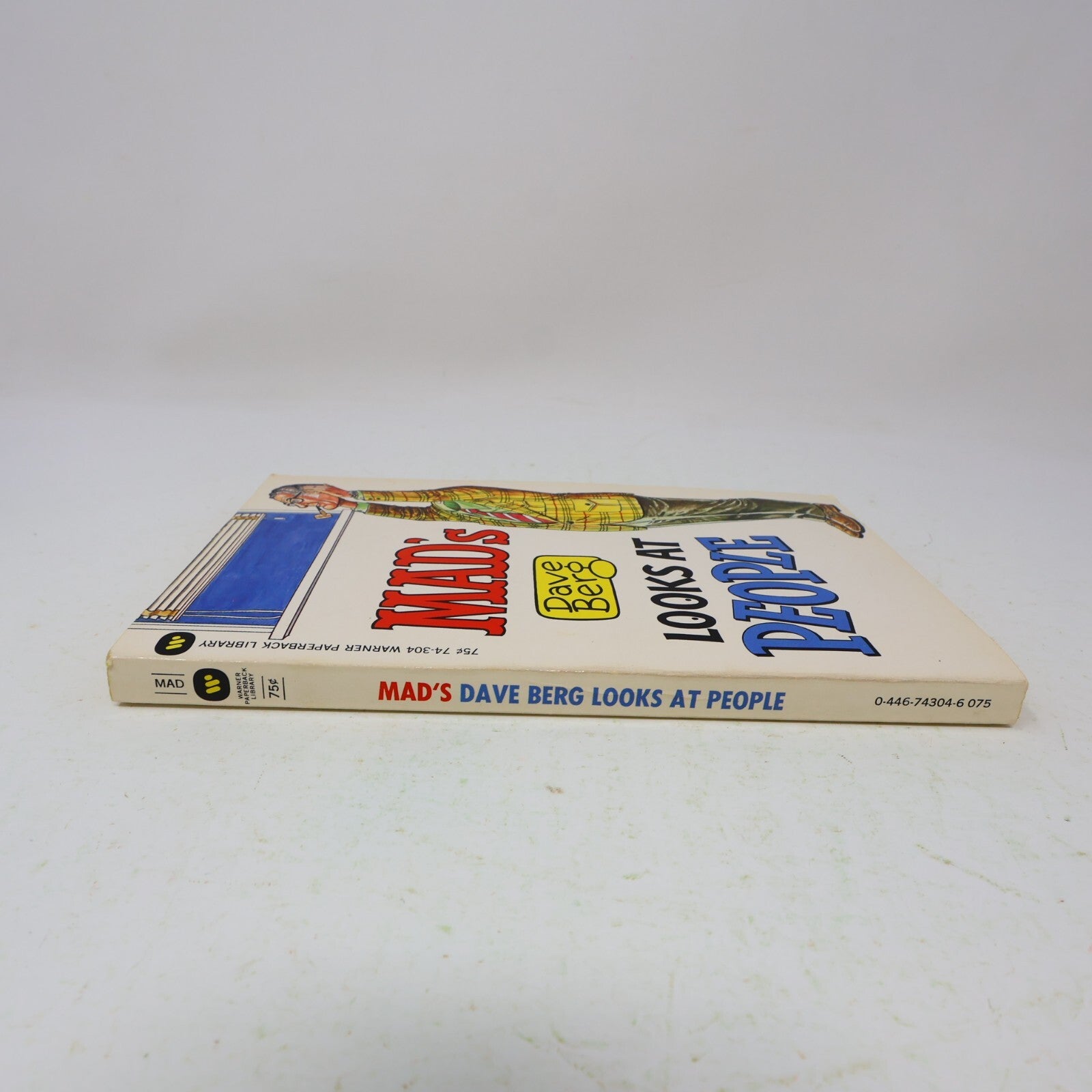 1973 Mad's Looks At People Dave Berg Warner Humor Comics 1st Print Paperback 70s