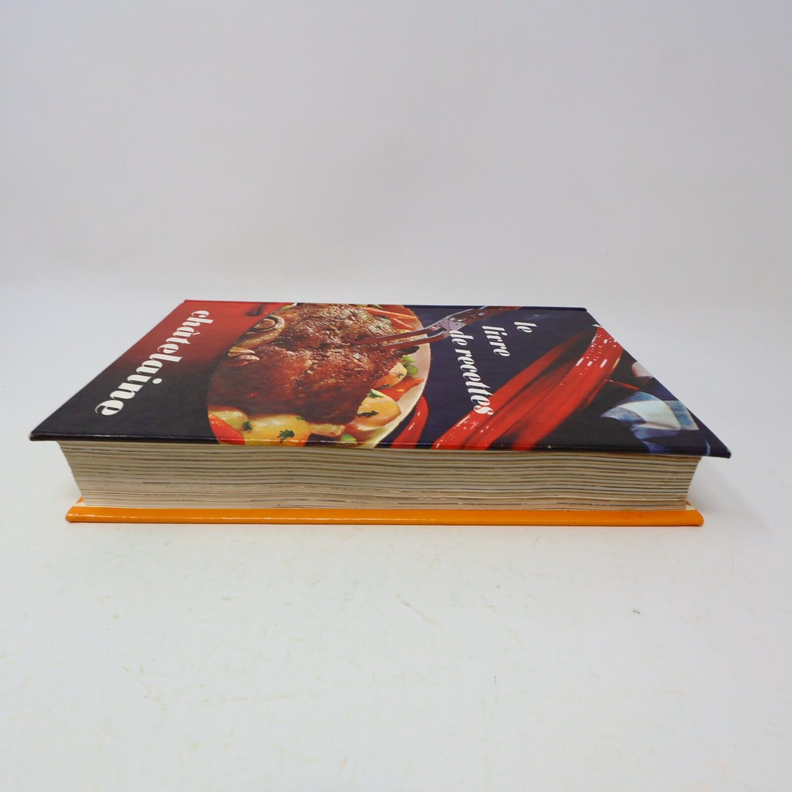 1975 Le Livre de Recettes Châtelaine Hélène Julien Cuisine Maclean-Hunter 70s HC