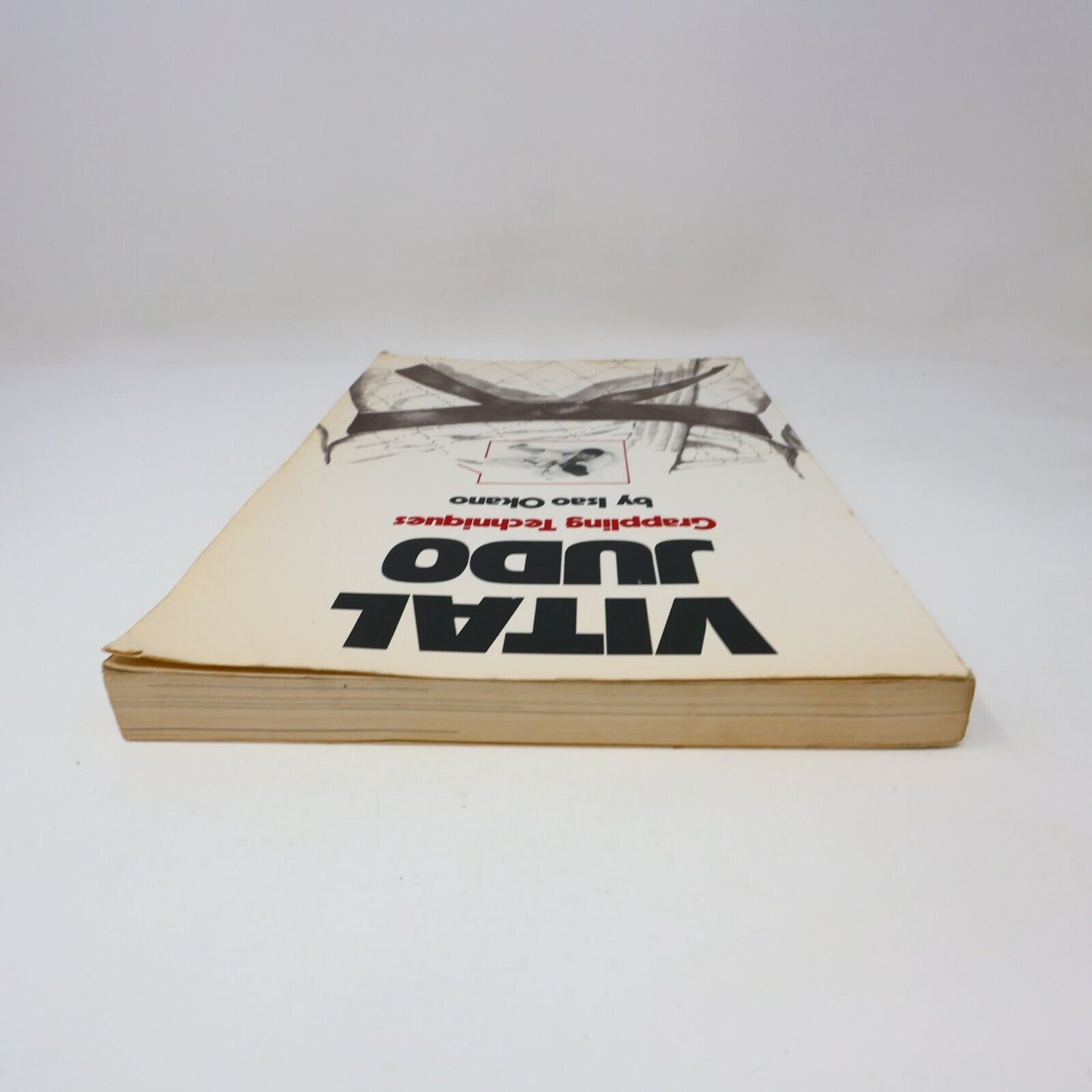 1982 Vital Judo Grappling Techniques by Isao Okano 1st Print Paperback PB Sport