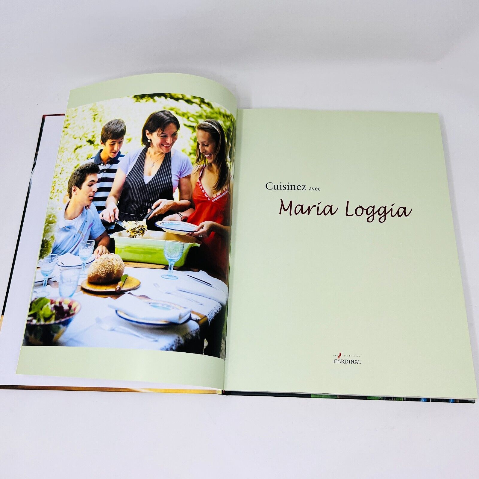 2009 Cuisinez avec Maria Loggia Livre de Recettes Cardinal Français Hardcover HC