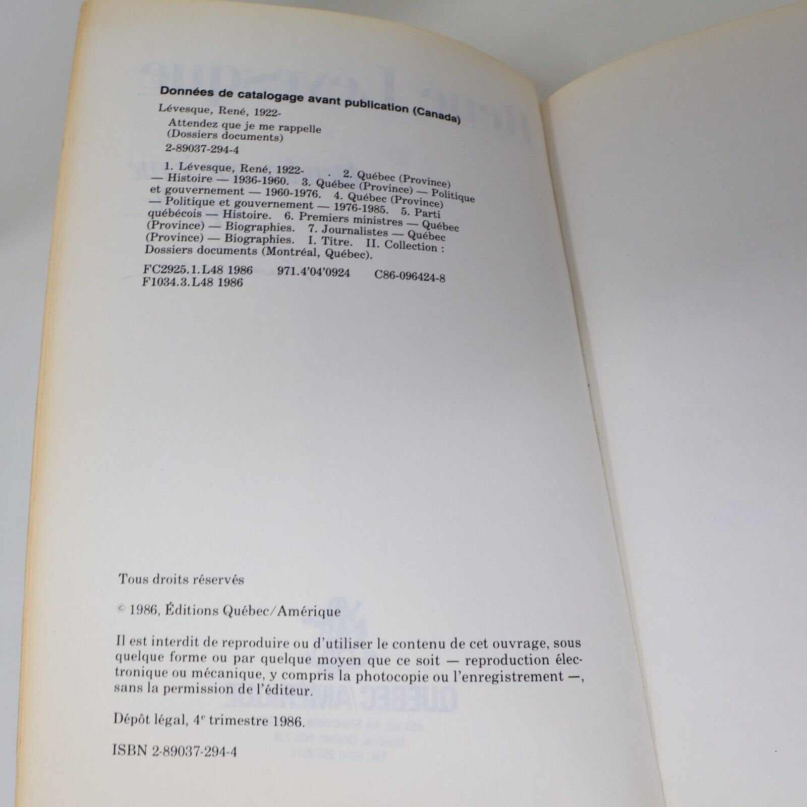 1986 Attendez que Je Me Rappelle de René Lévesque Signé Québec Amérique Français