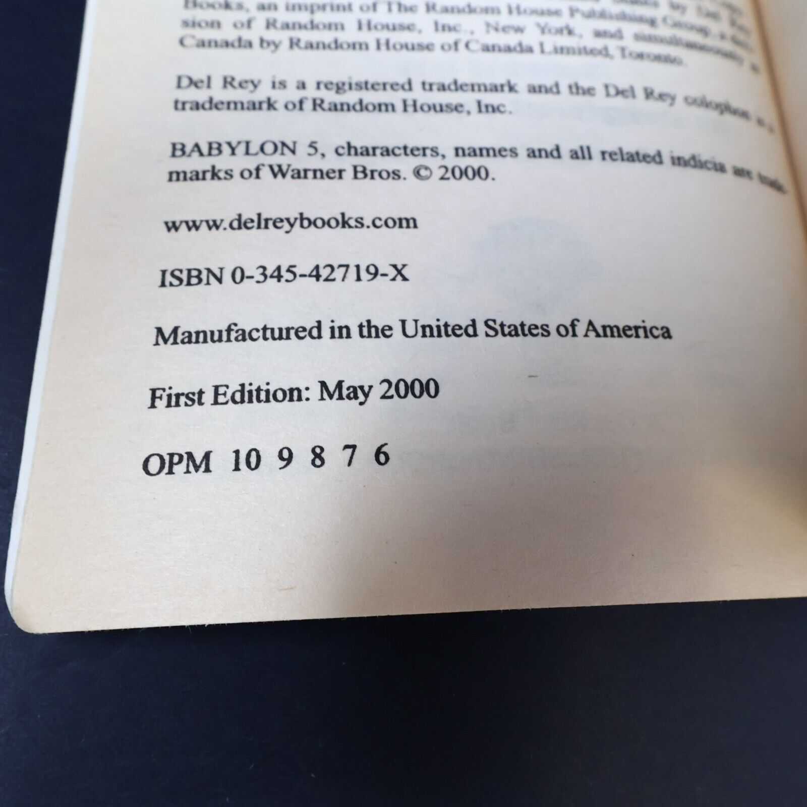 2000 Legions of Fire #2 Armies of Light and Dark Babylon 5 by Peter David Book