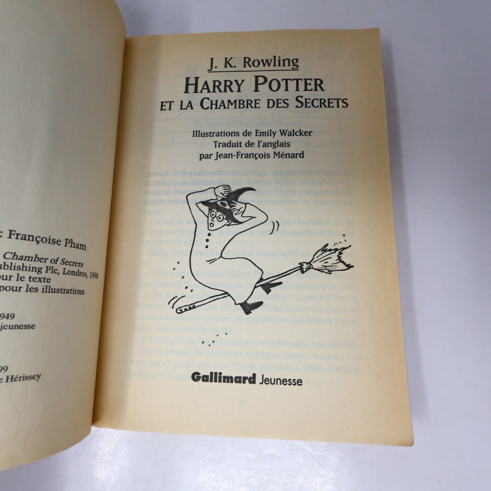 Harry Potter et la Chambre des Secrets Livre 1ère Édition Illustrée Août 1999 PB