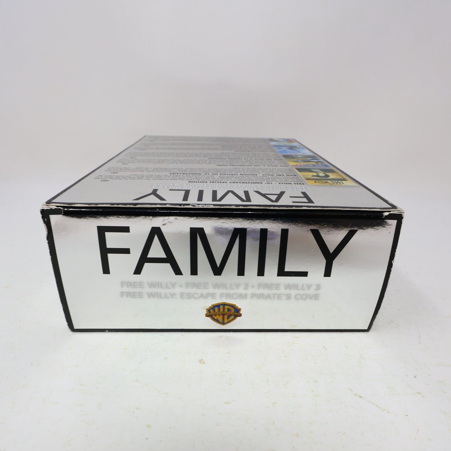 Free Willy/Mon Ami Willy #1-2-3 + Escape From Pirate's Cove Familly DVD Box Set