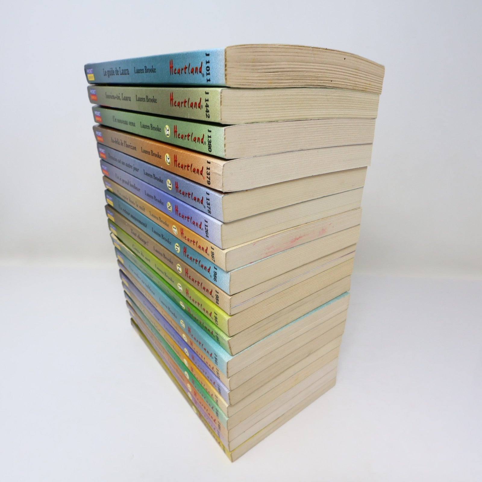 Heartland Lot 19 Livres Lauren Brooke Pocket Je Reste!/Après l'Orage Chevaux PB