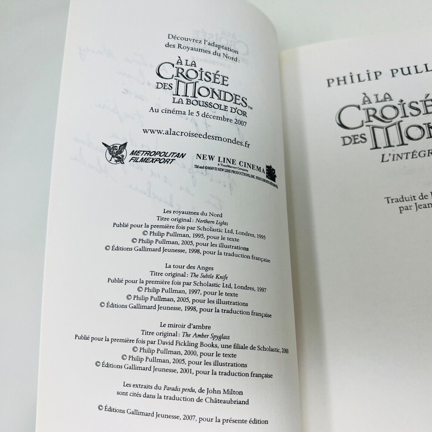 À la Croisée des Mondes l'Intégrale de Philip Pullman Omnibus Gallimard Français