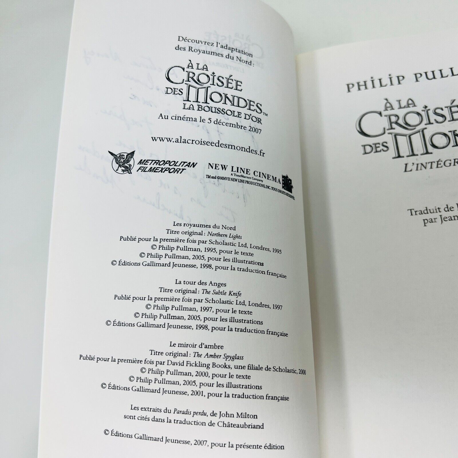 À la Croisée des Mondes l'Intégrale de Philip Pullman Omnibus Gallimard Français