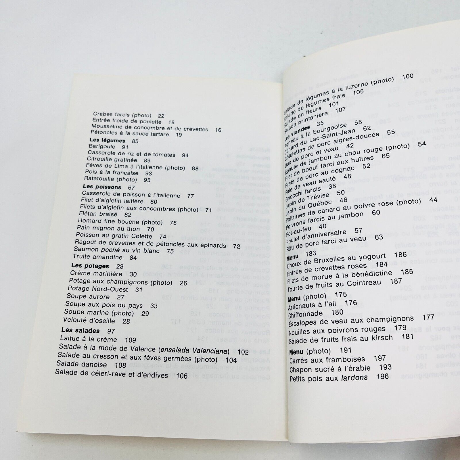 1984 À Table avec Sœur Angèle Livre de Recettes Cuisine Français Cookbook Soeur
