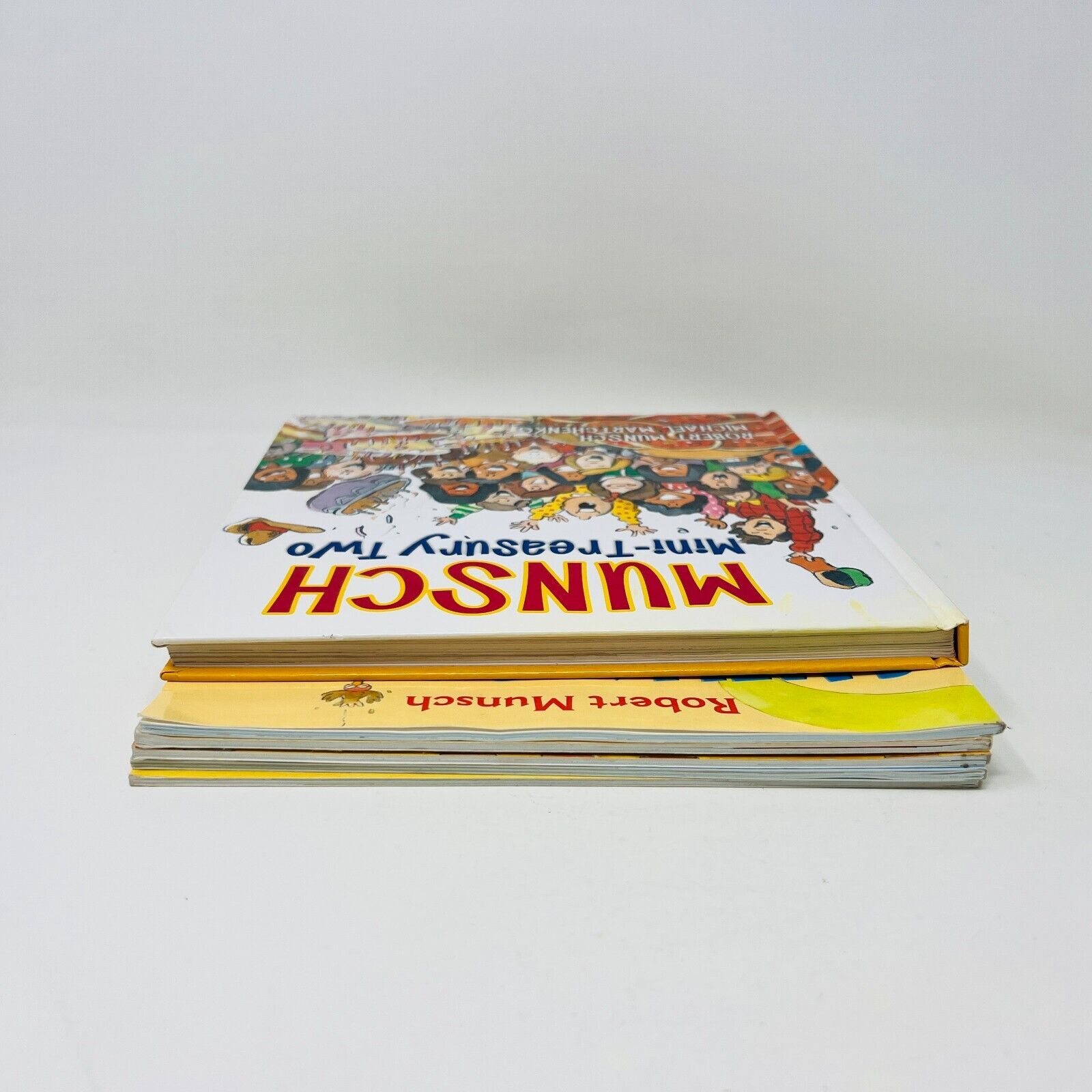 6x Robert Munsch & Michael Martchenko Children's Books Lot Moose! Smelly Socks