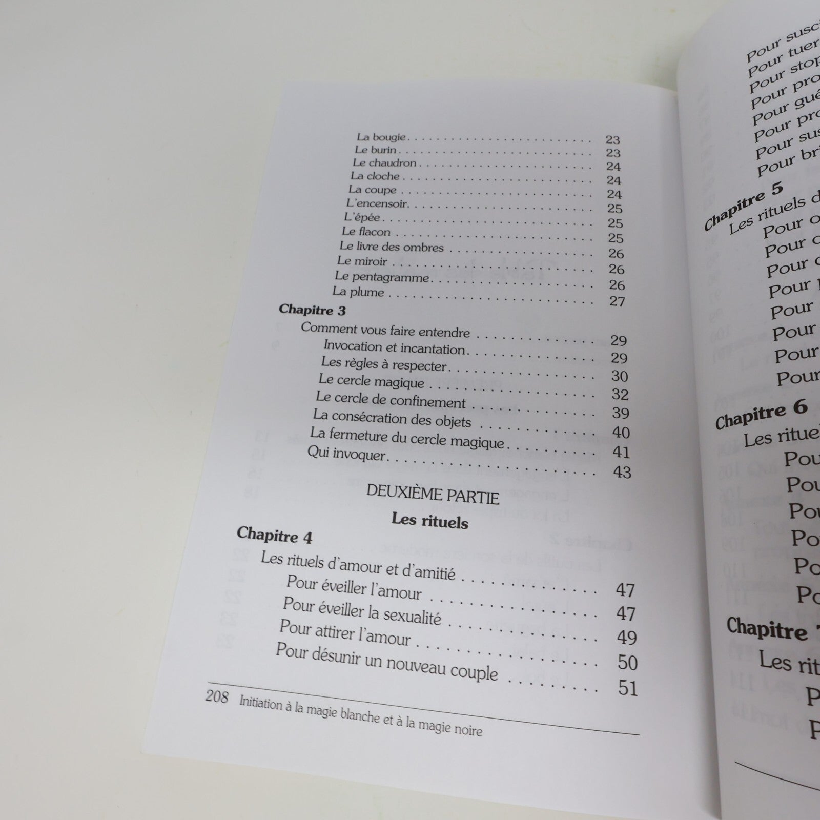 2005 Initiation à la Magie Blanche et à la Magie Noire Québecor Ésotérisme Livre