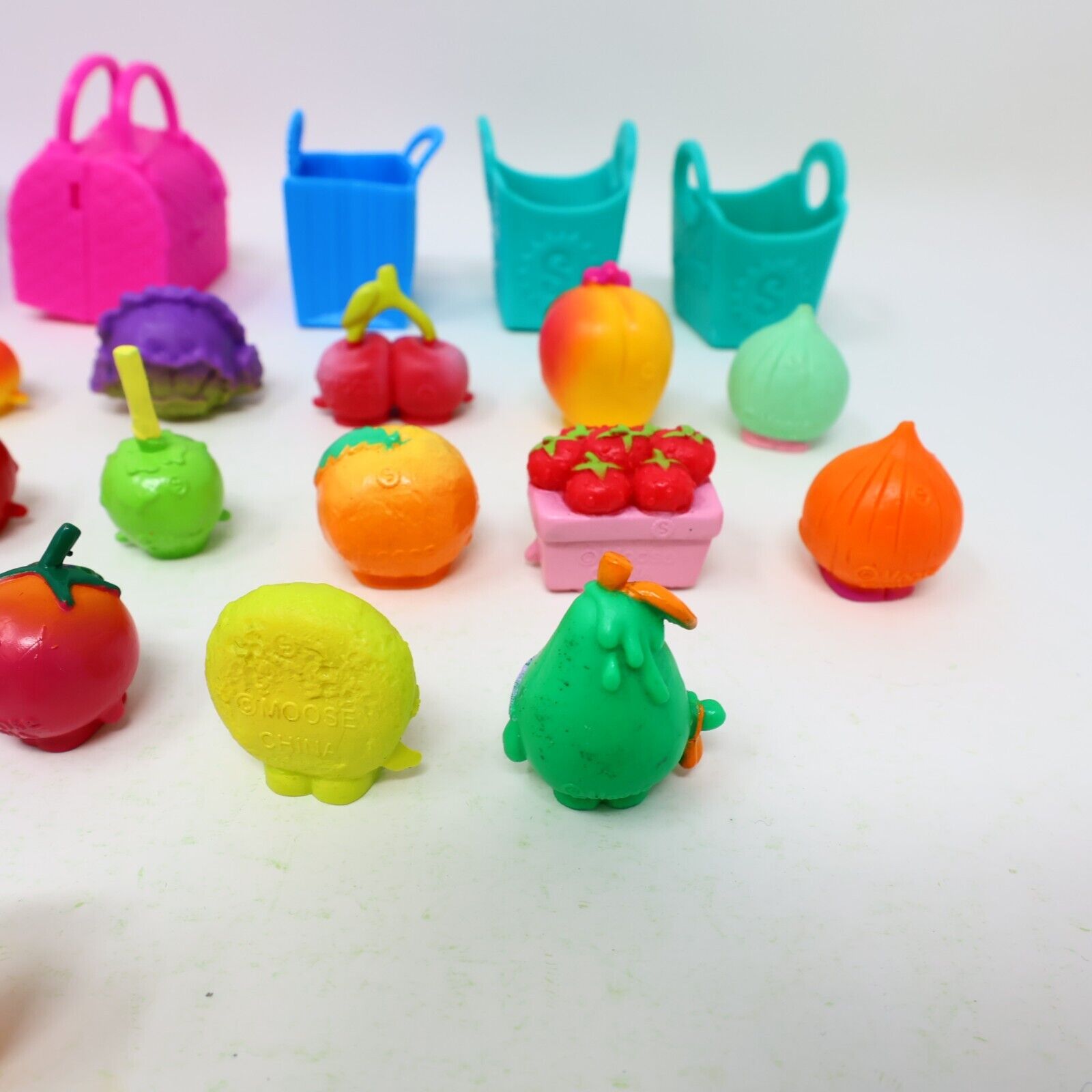 Lot of 24 Shopkins Figures Toys Mixed Fruits Vegetables Peach Apple Onion Moose