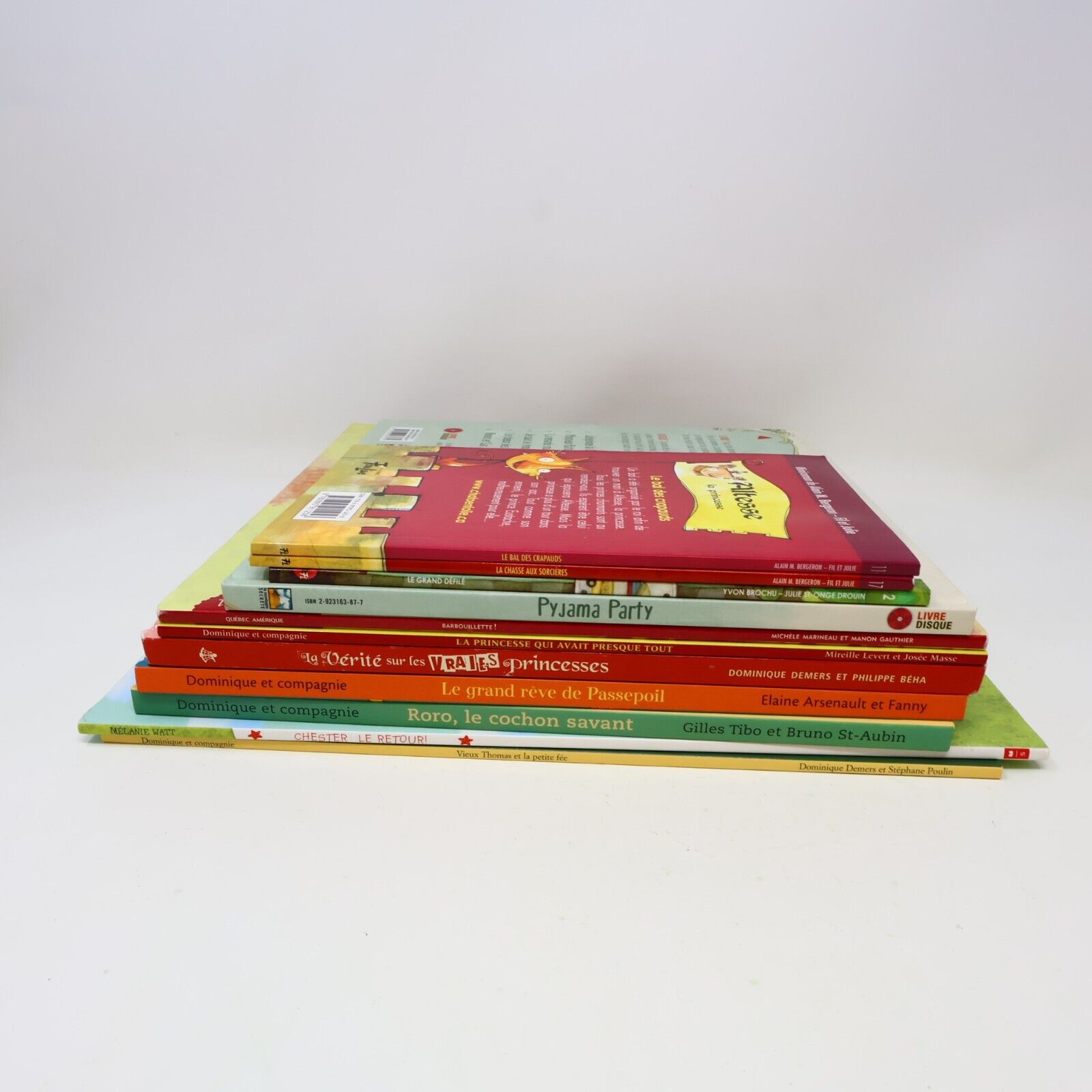 Lot 11 Livres Albums et 1ers Romans Mixés pour Jeunes Enfants Illustrés Français