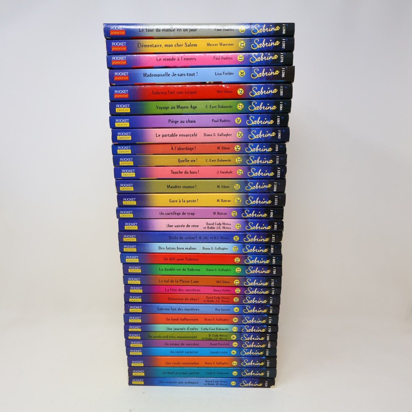 Sabrina l'Apprentie Sorcière #1-17 19-27 29-33 Lot 31 Livres Français French PB