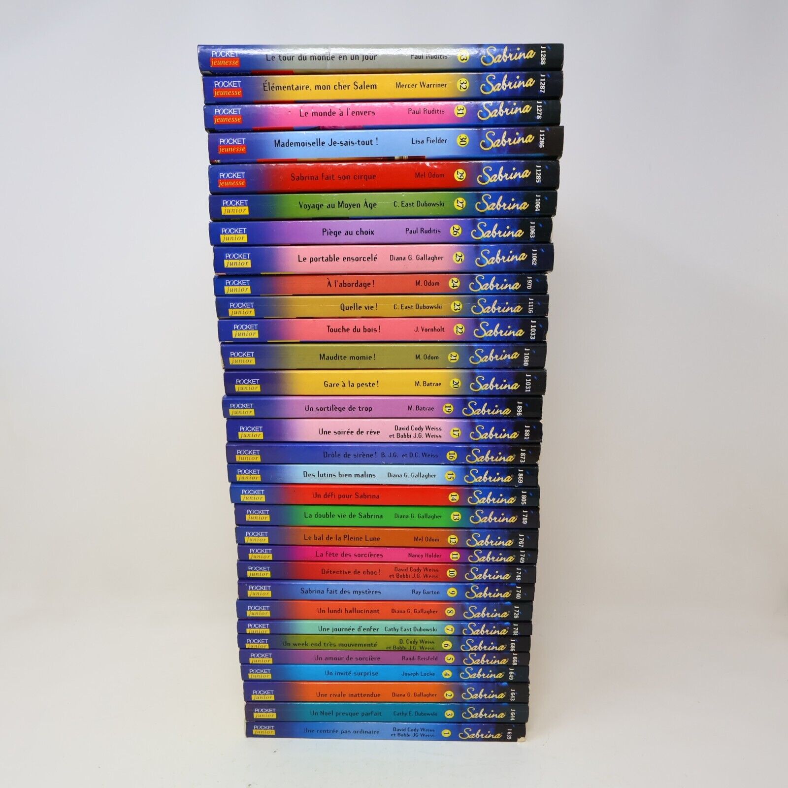 Sabrina l'Apprentie Sorcière #1-17 19-27 29-33 Lot 31 Livres Français French PB