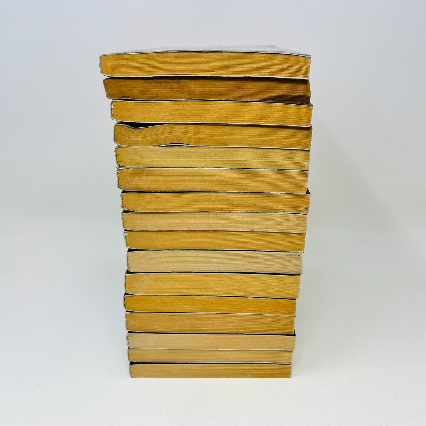 Frissons Lot 16 Livres EH Cauchemars/Menaces/La Cible/Jumelles Stine Français