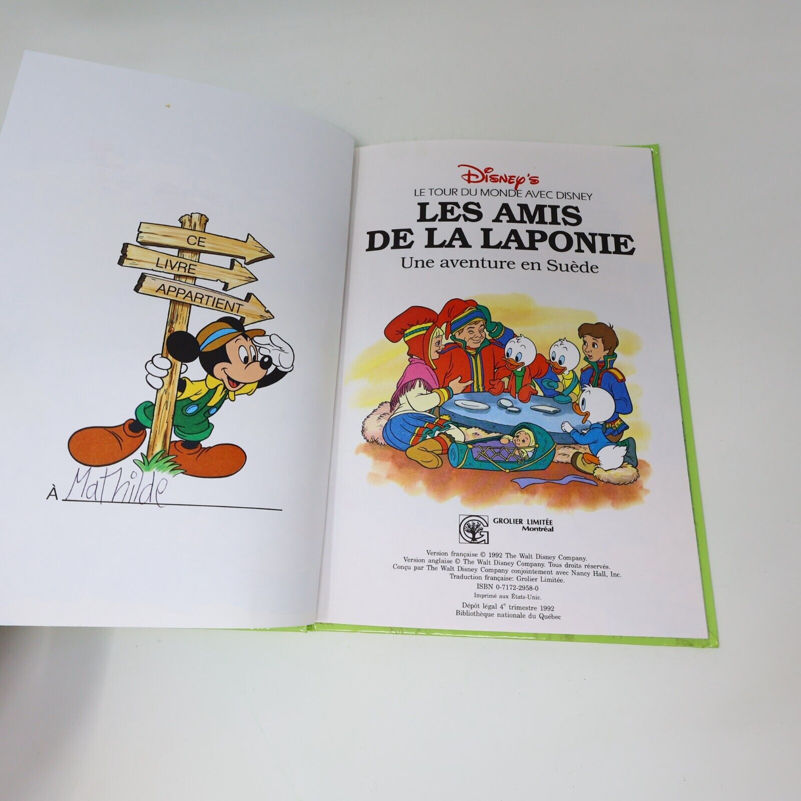 Lot 10 Livres Le Tour du Monde avec Disney Grolier Jeunes Enfants Français 90s